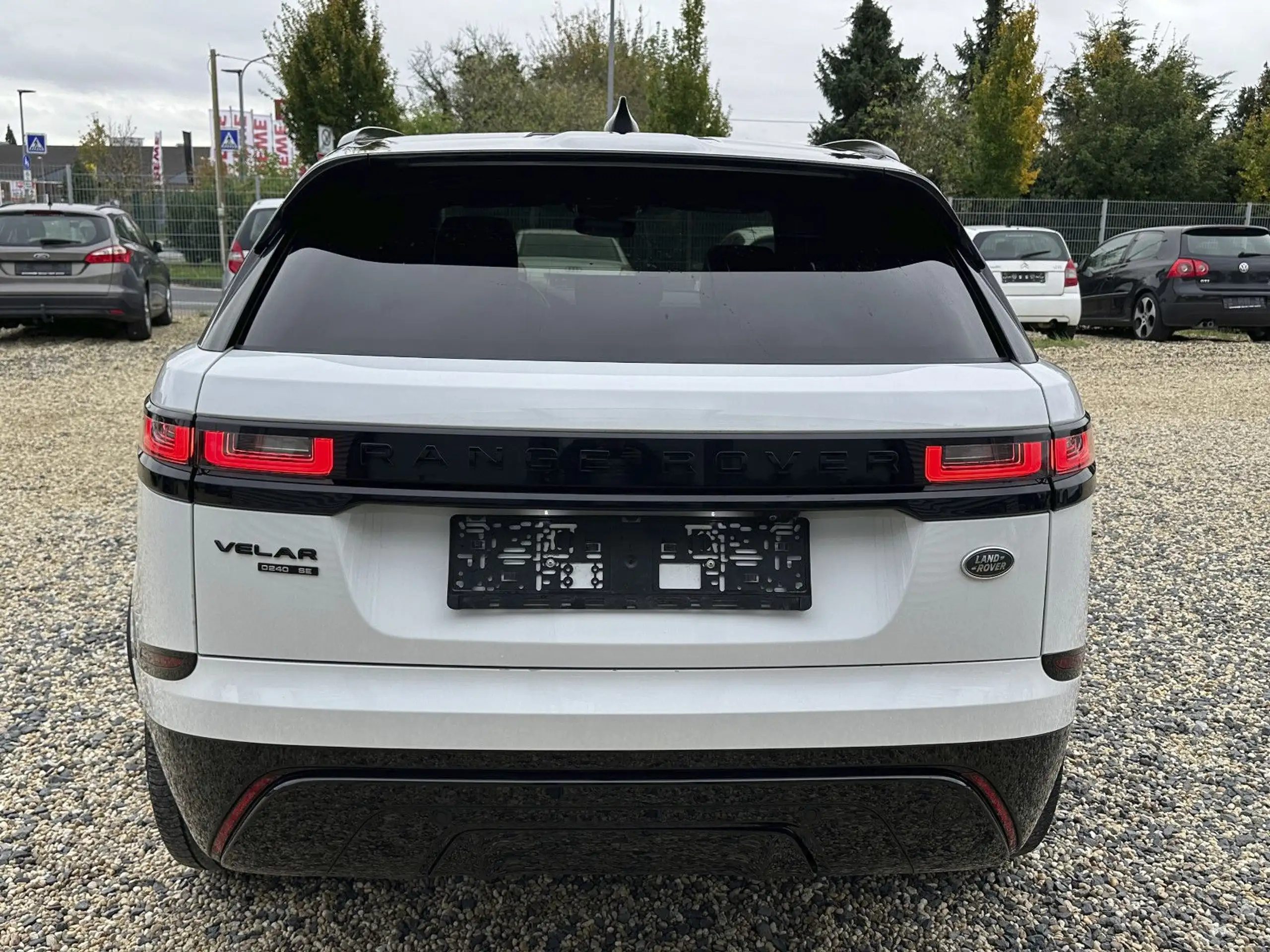 Land Rover - Range Rover Velar