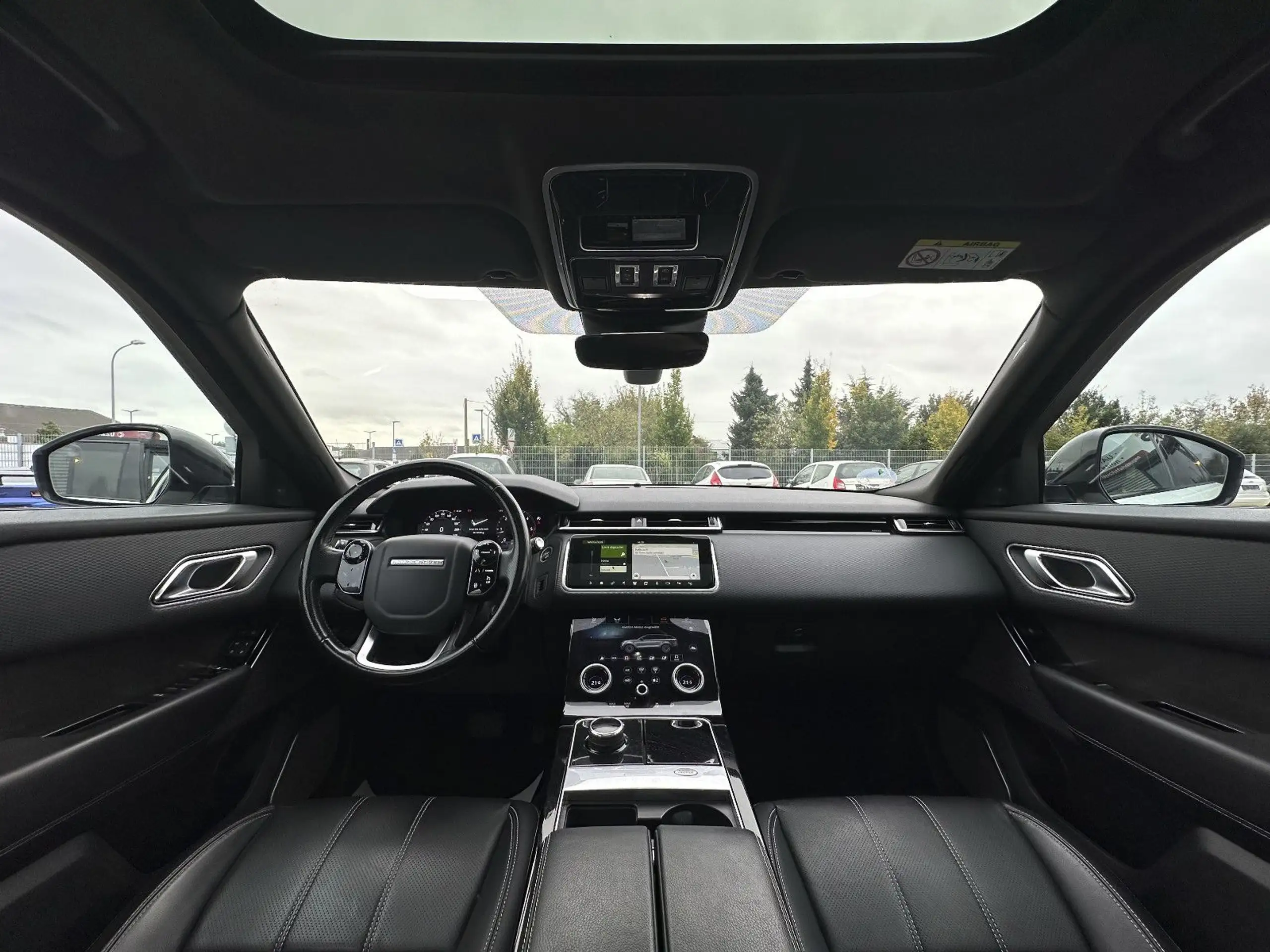 Land Rover - Range Rover Velar