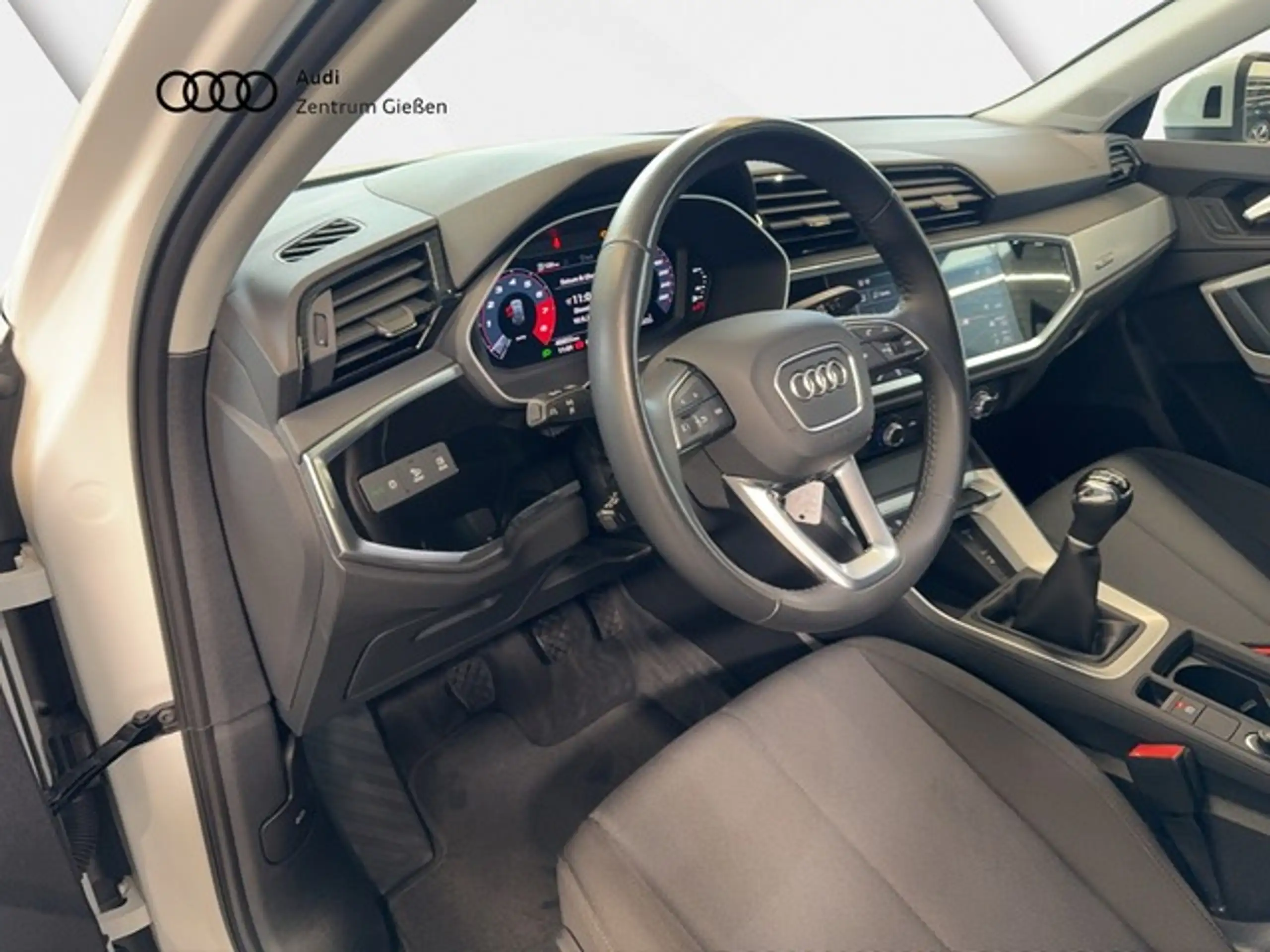 Audi - Q3