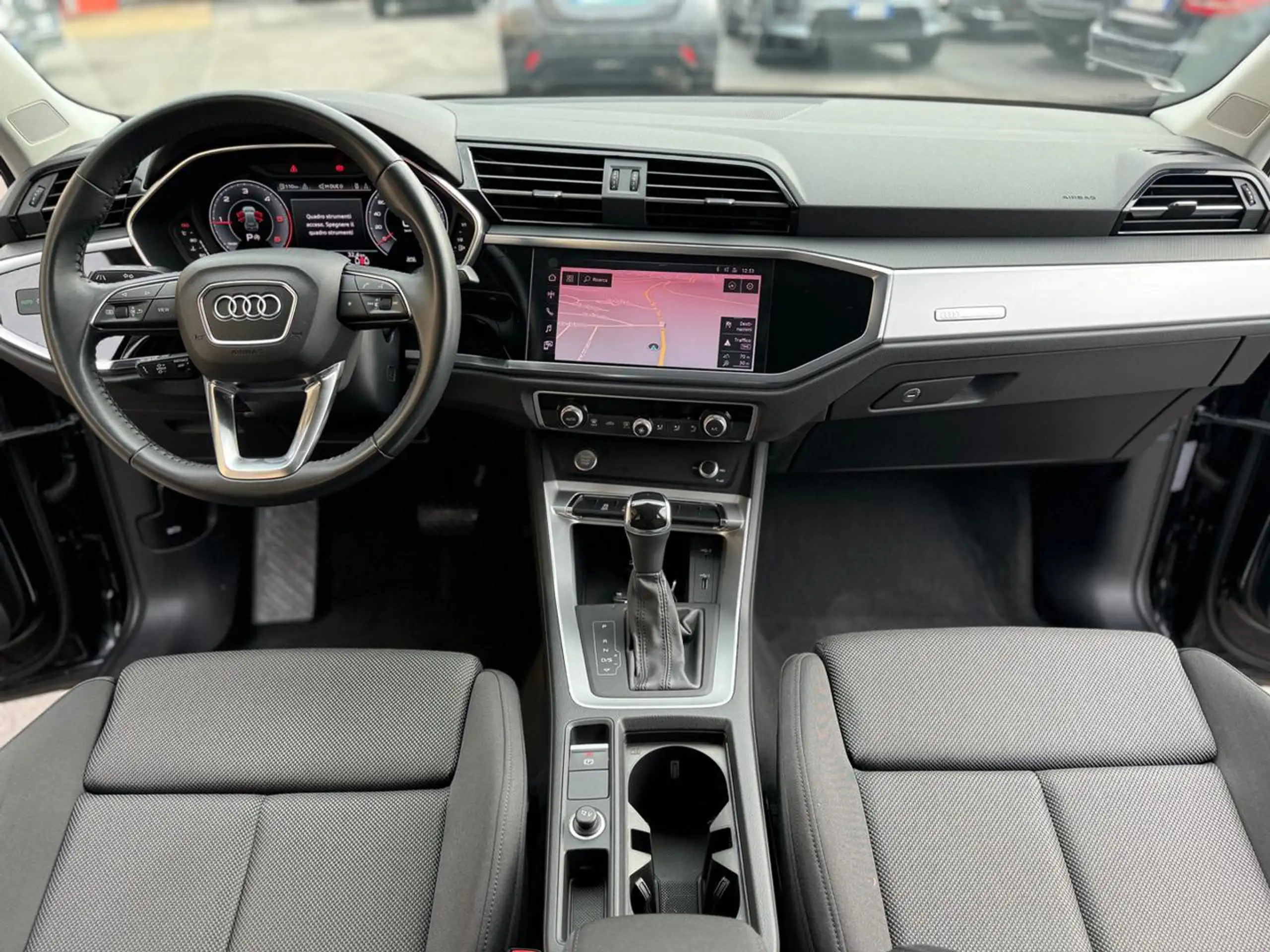 Audi - Q3