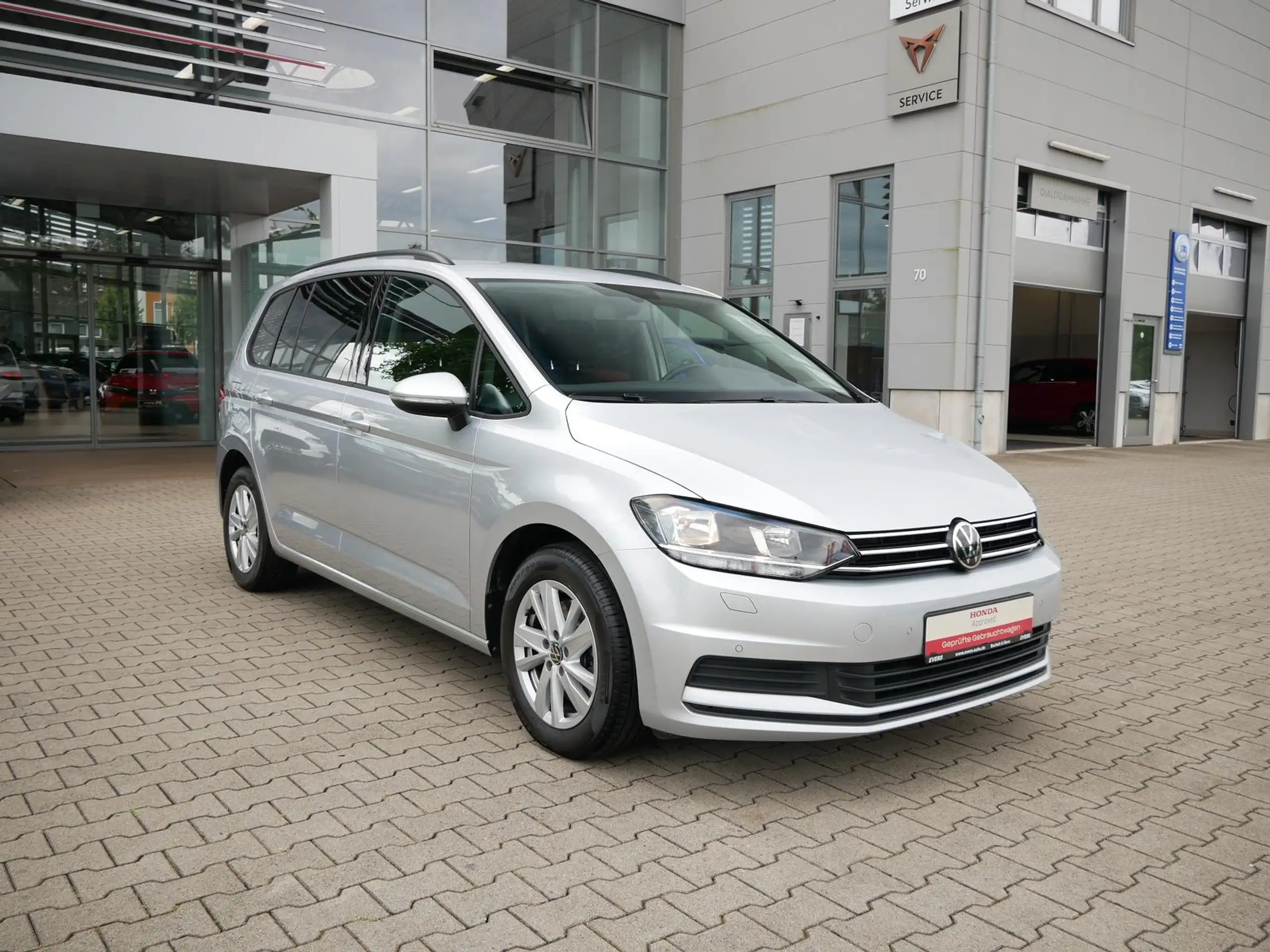 Volkswagen - Touran