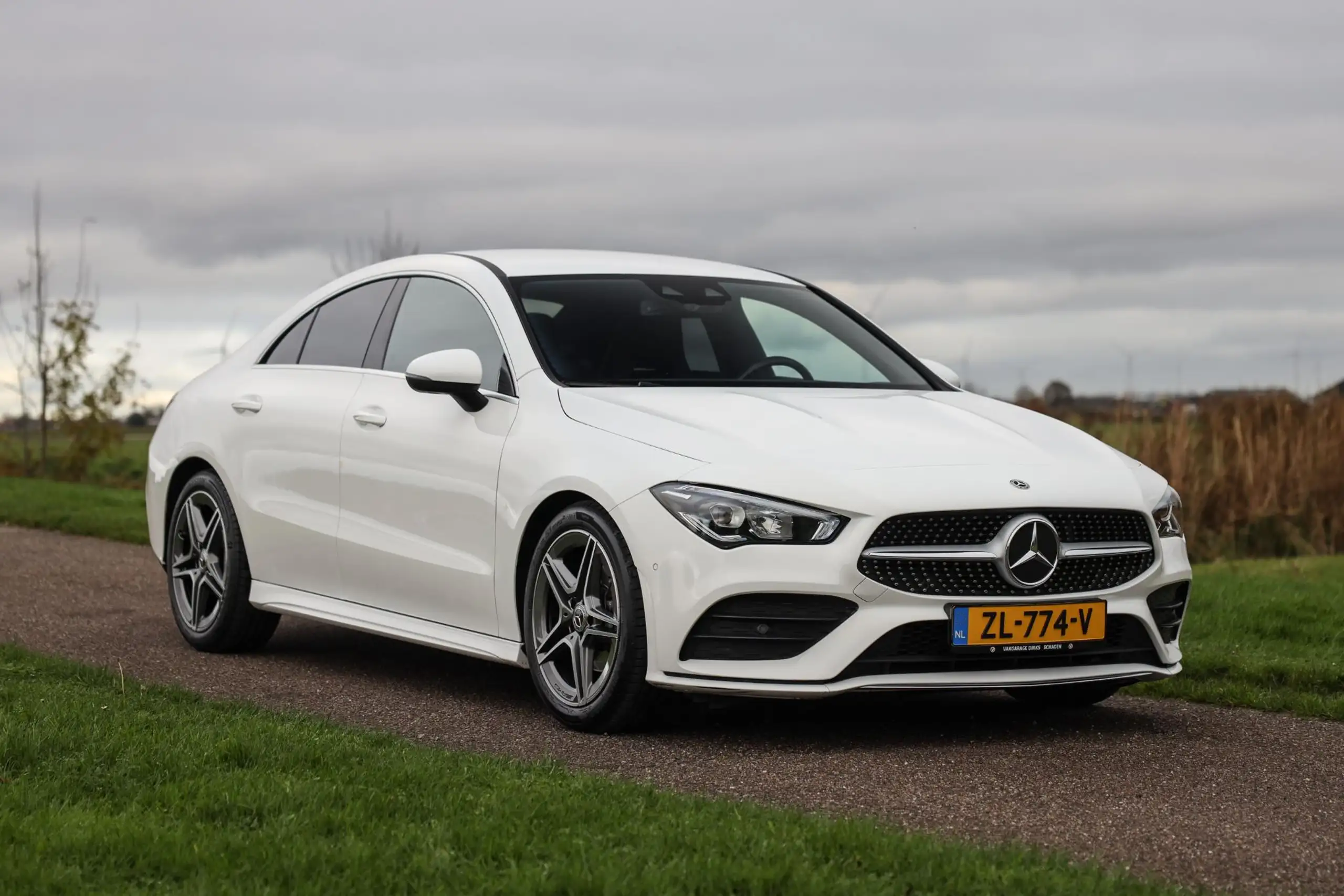 Mercedes-Benz - CLA 180