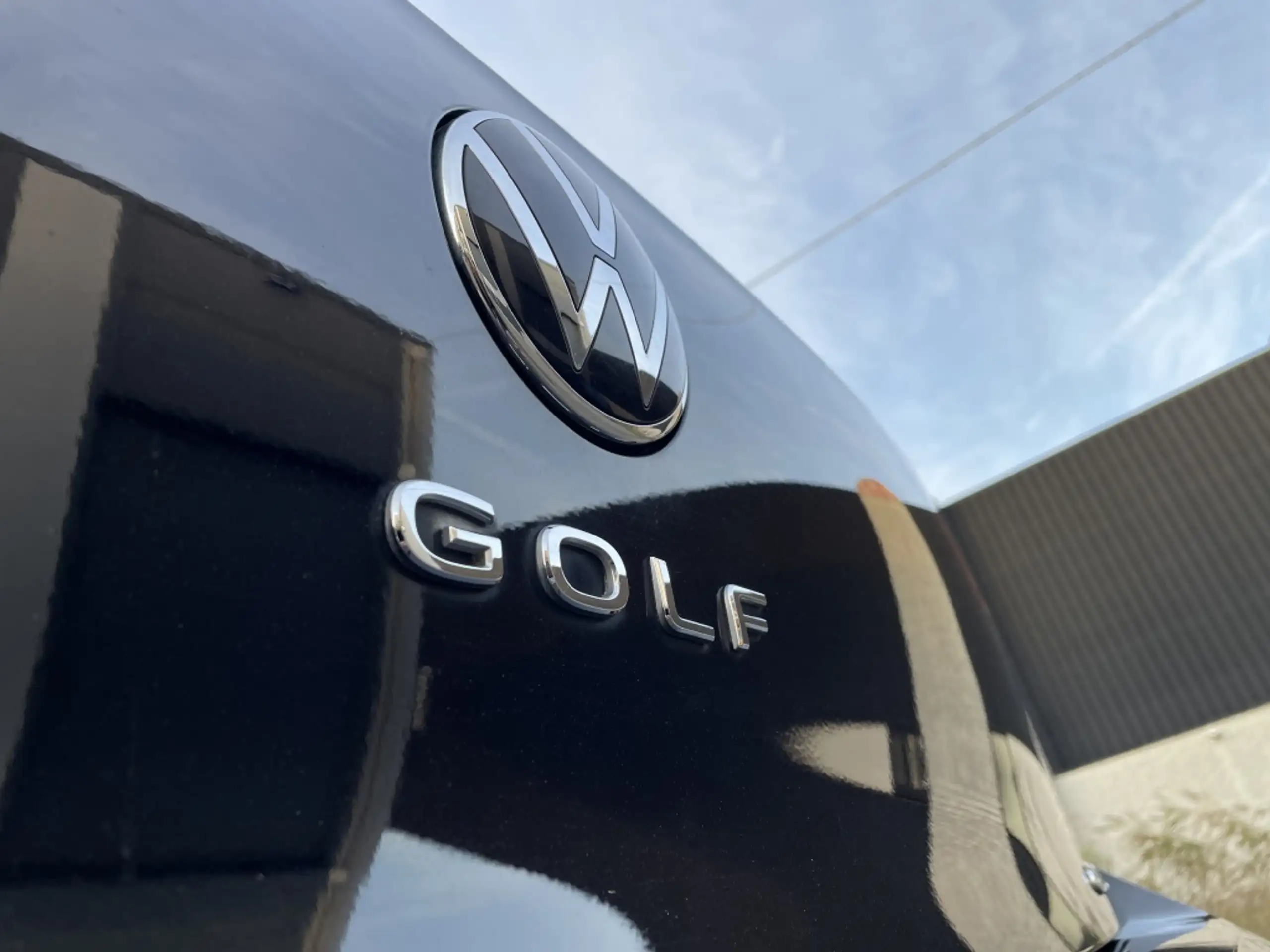 Volkswagen - Golf