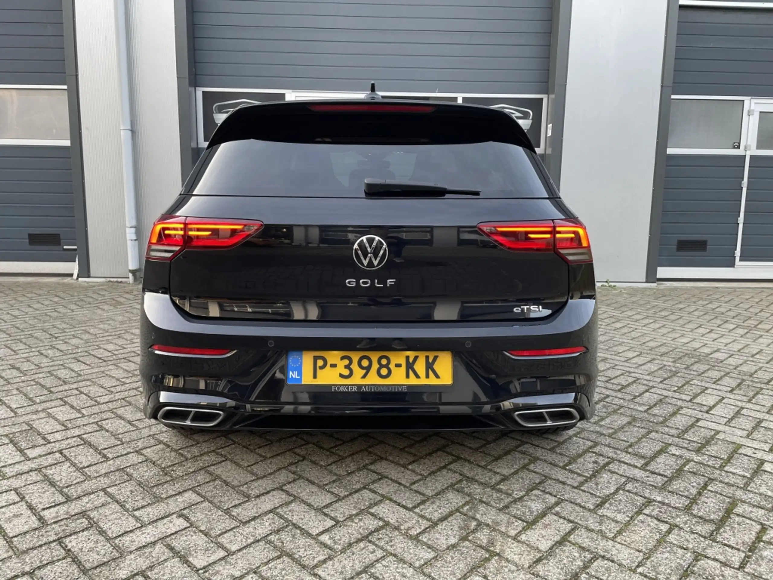 Volkswagen - Golf