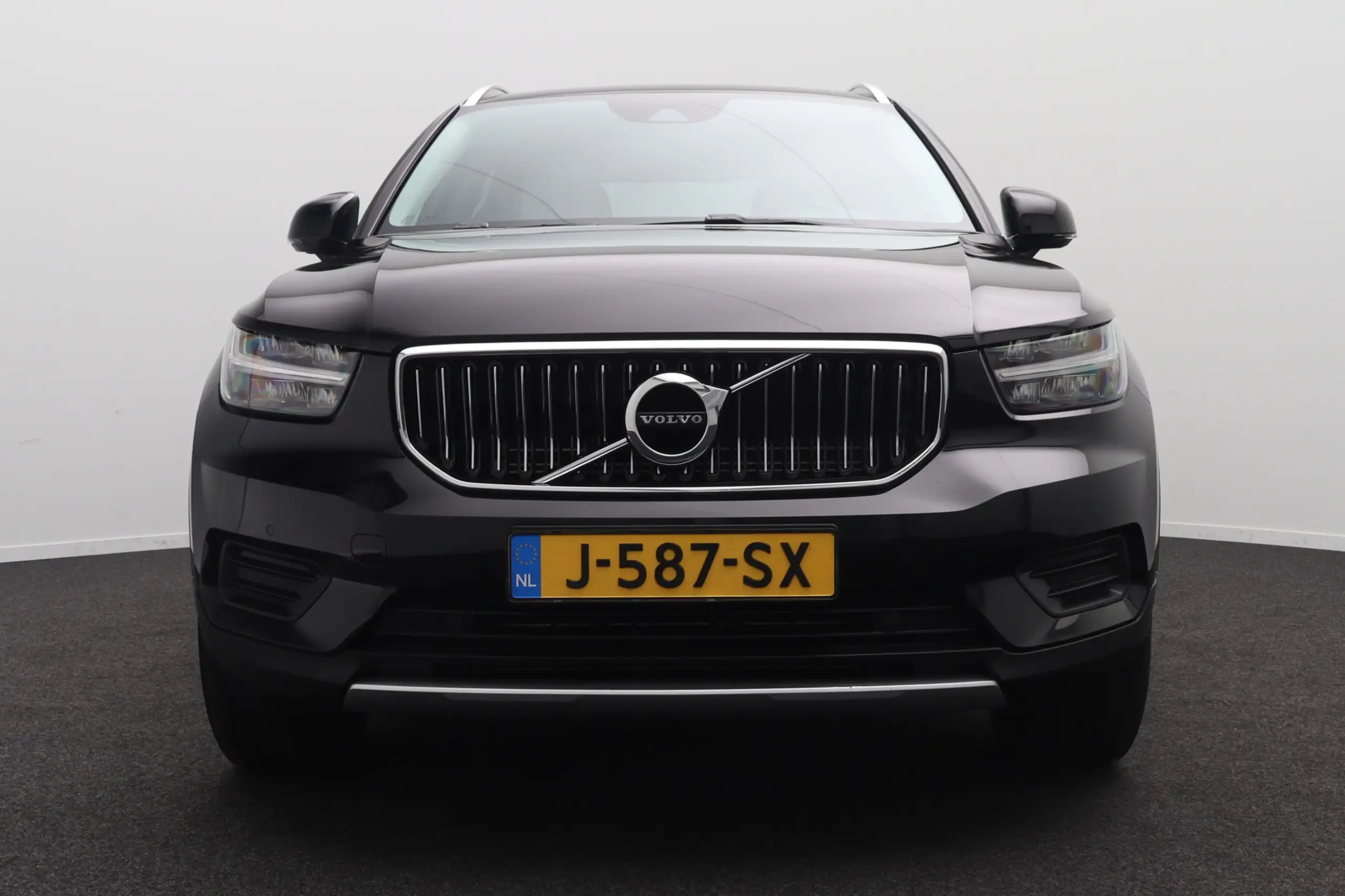 Volvo - XC40