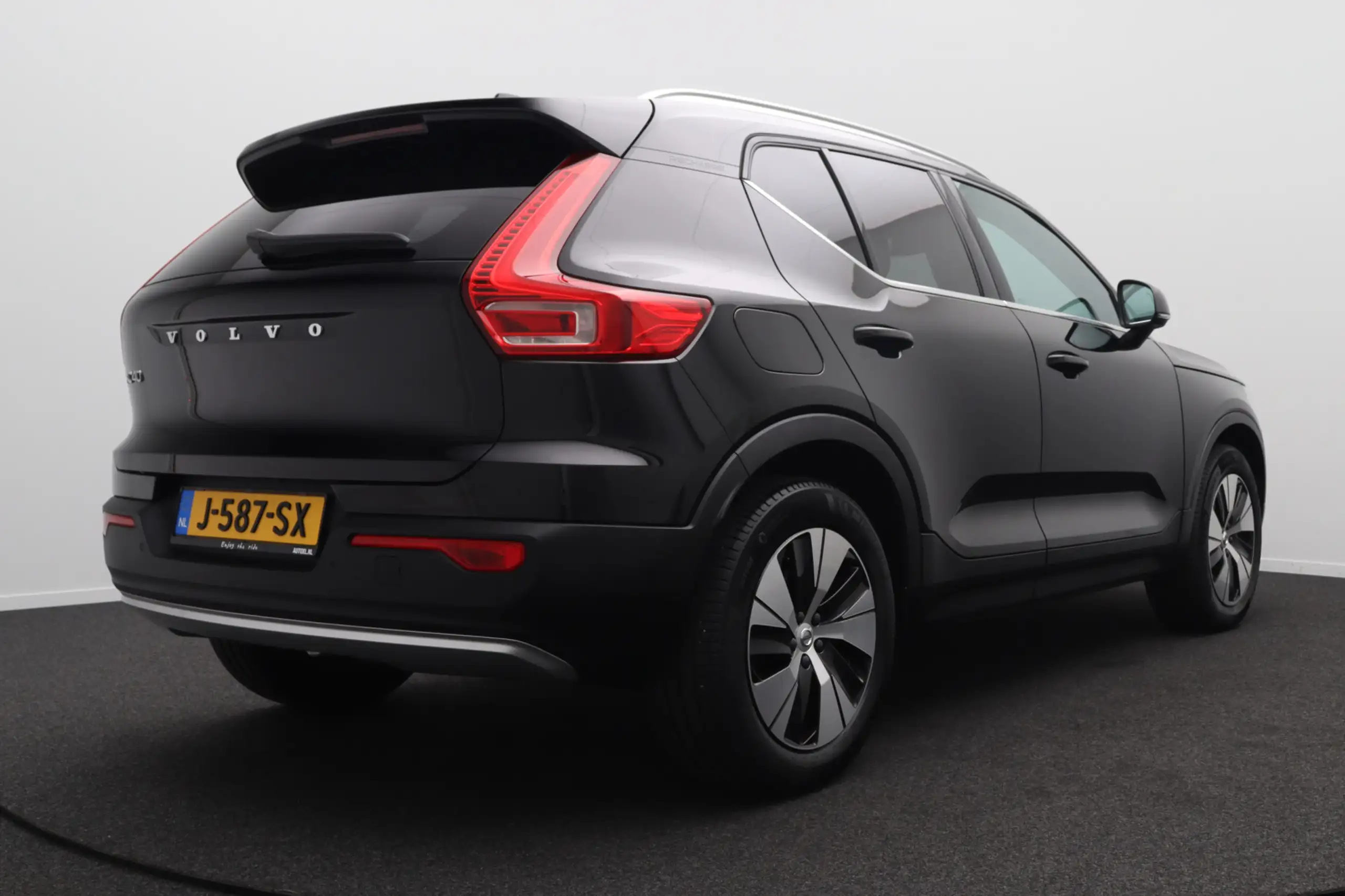 Volvo - XC40