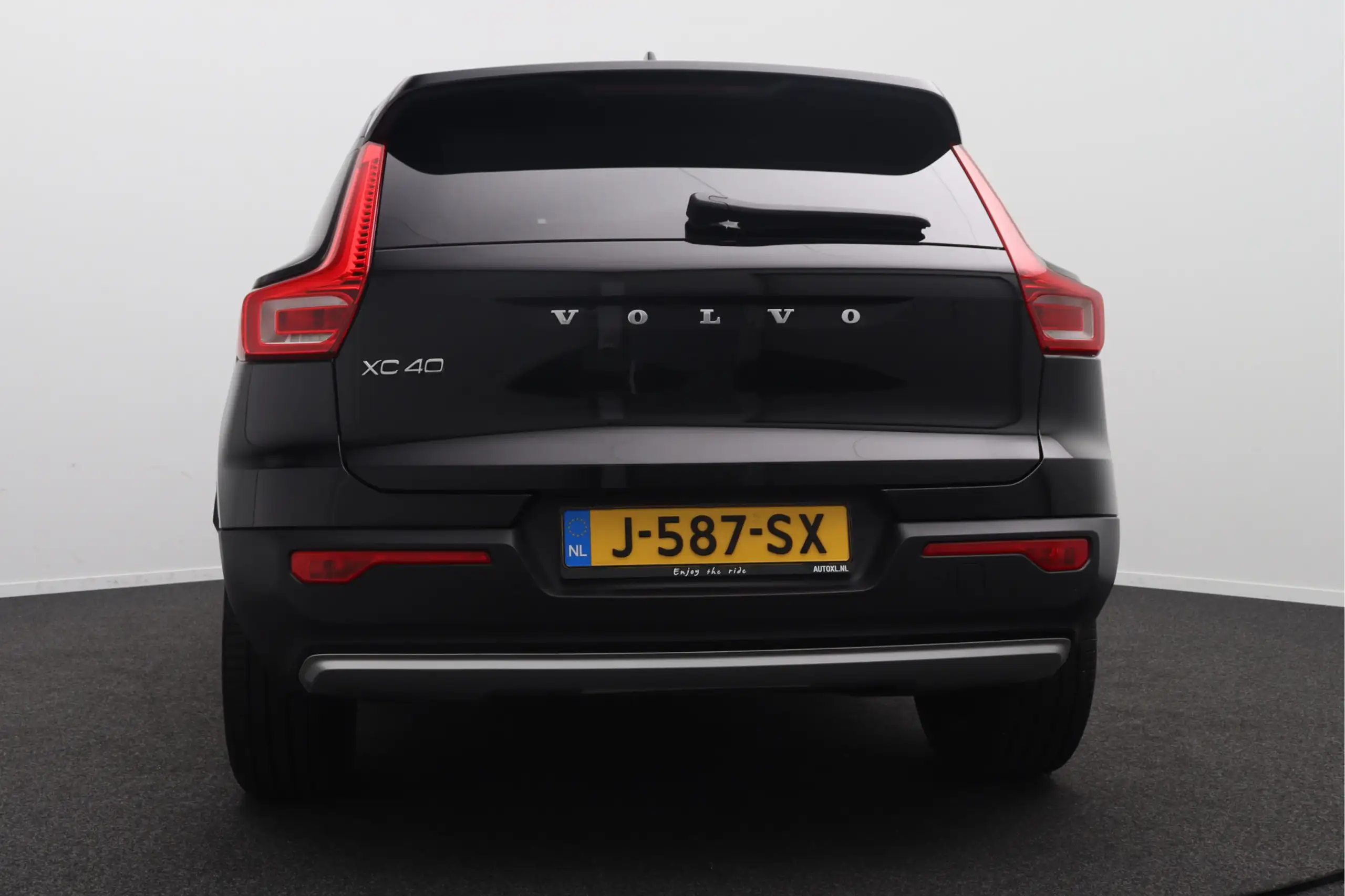 Volvo - XC40