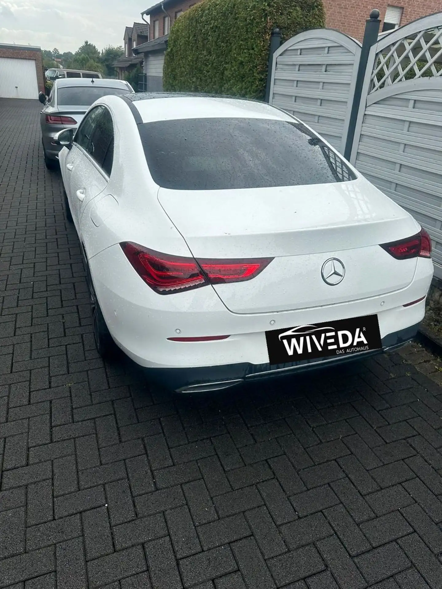 Mercedes-Benz - CLA 180