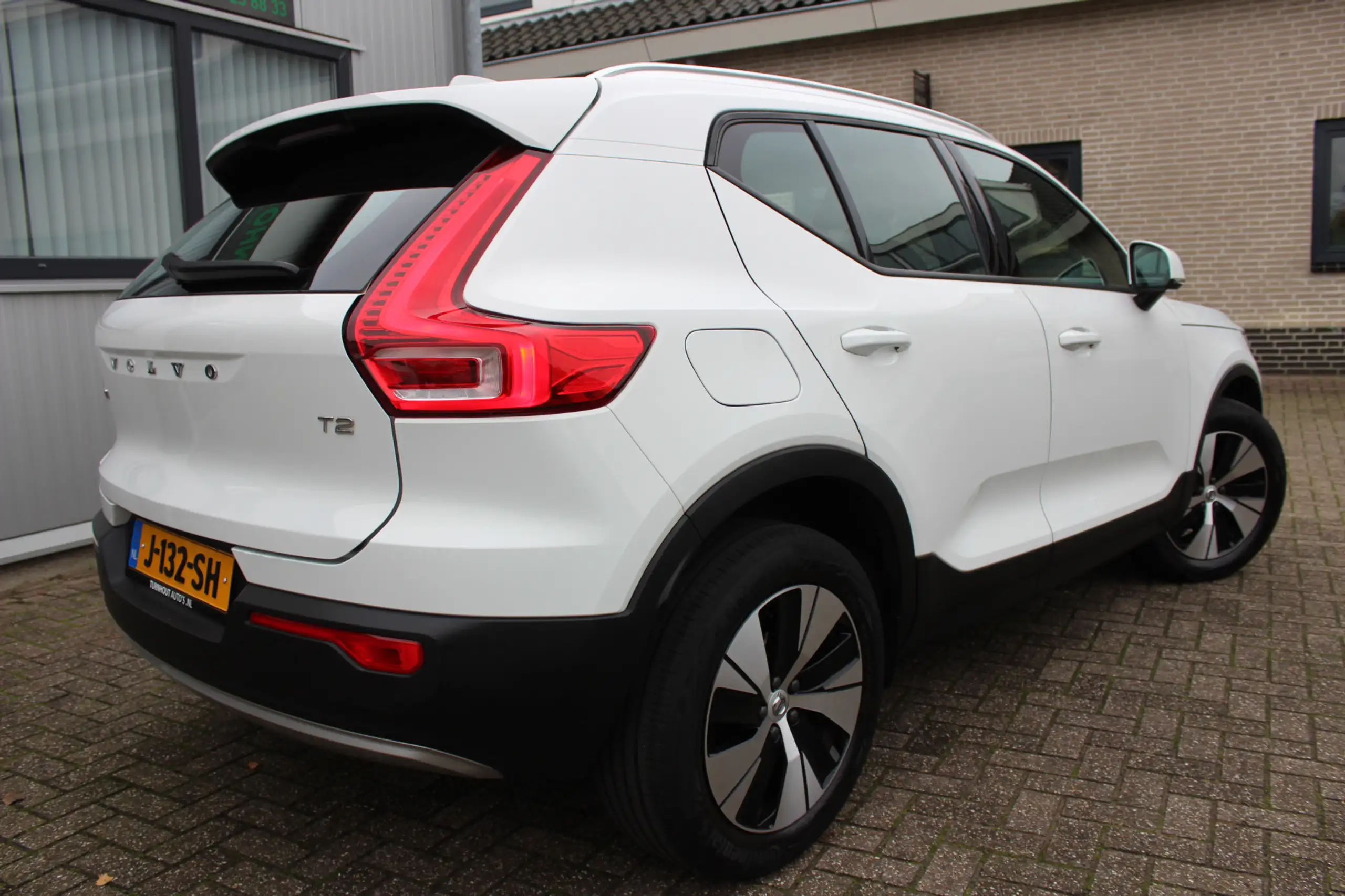 Volvo - XC40