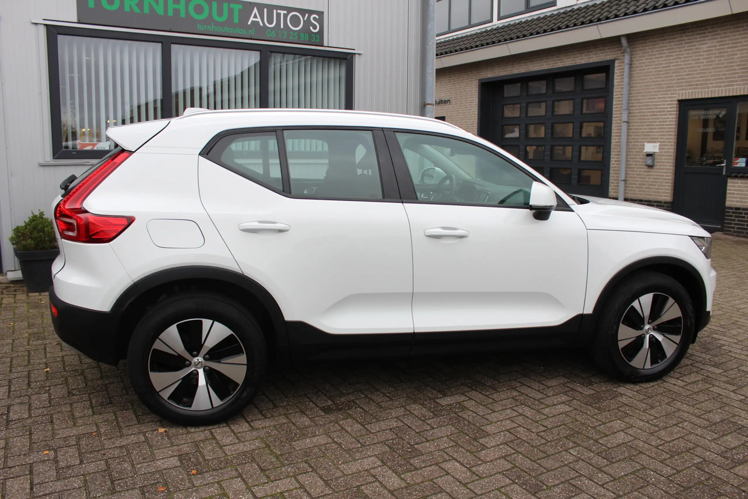 Volvo - XC40