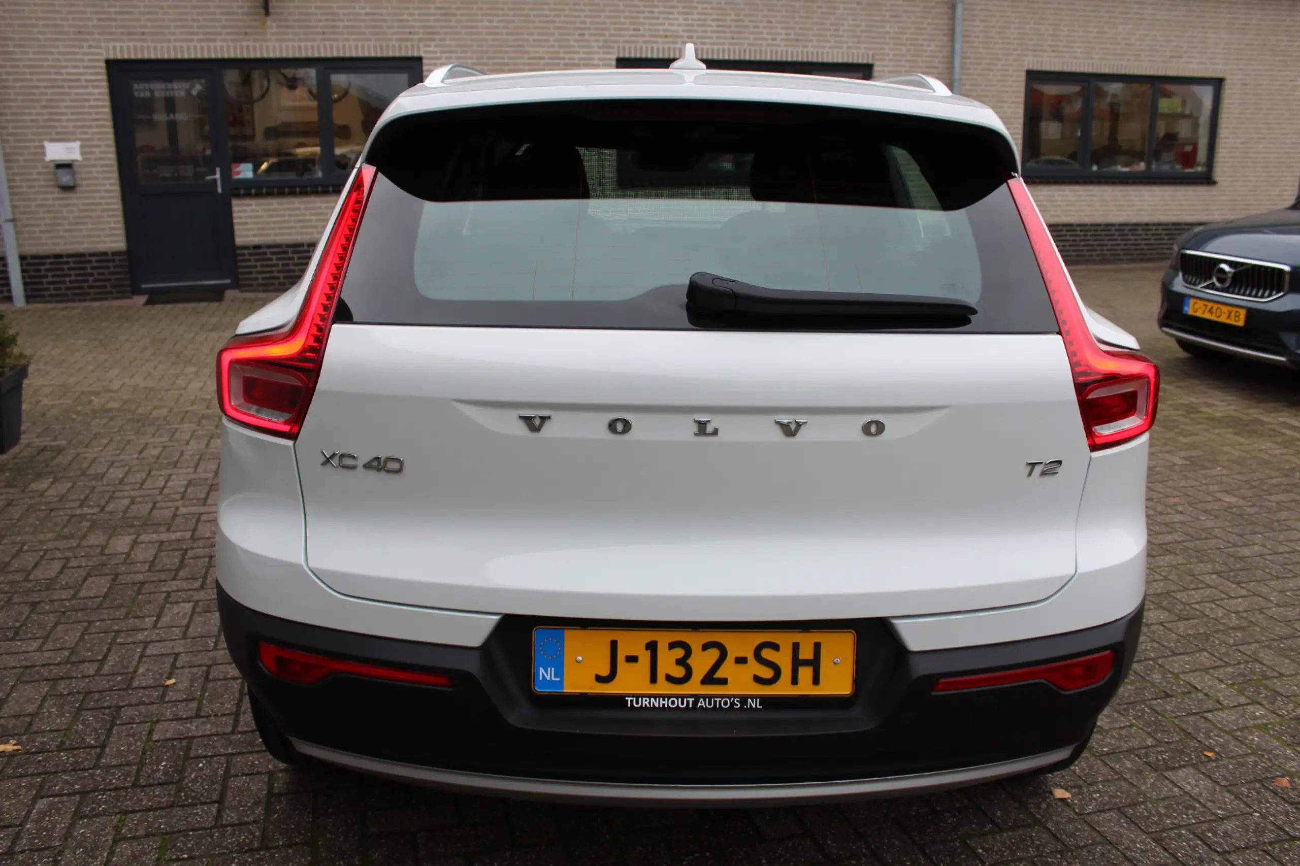 Volvo - XC40