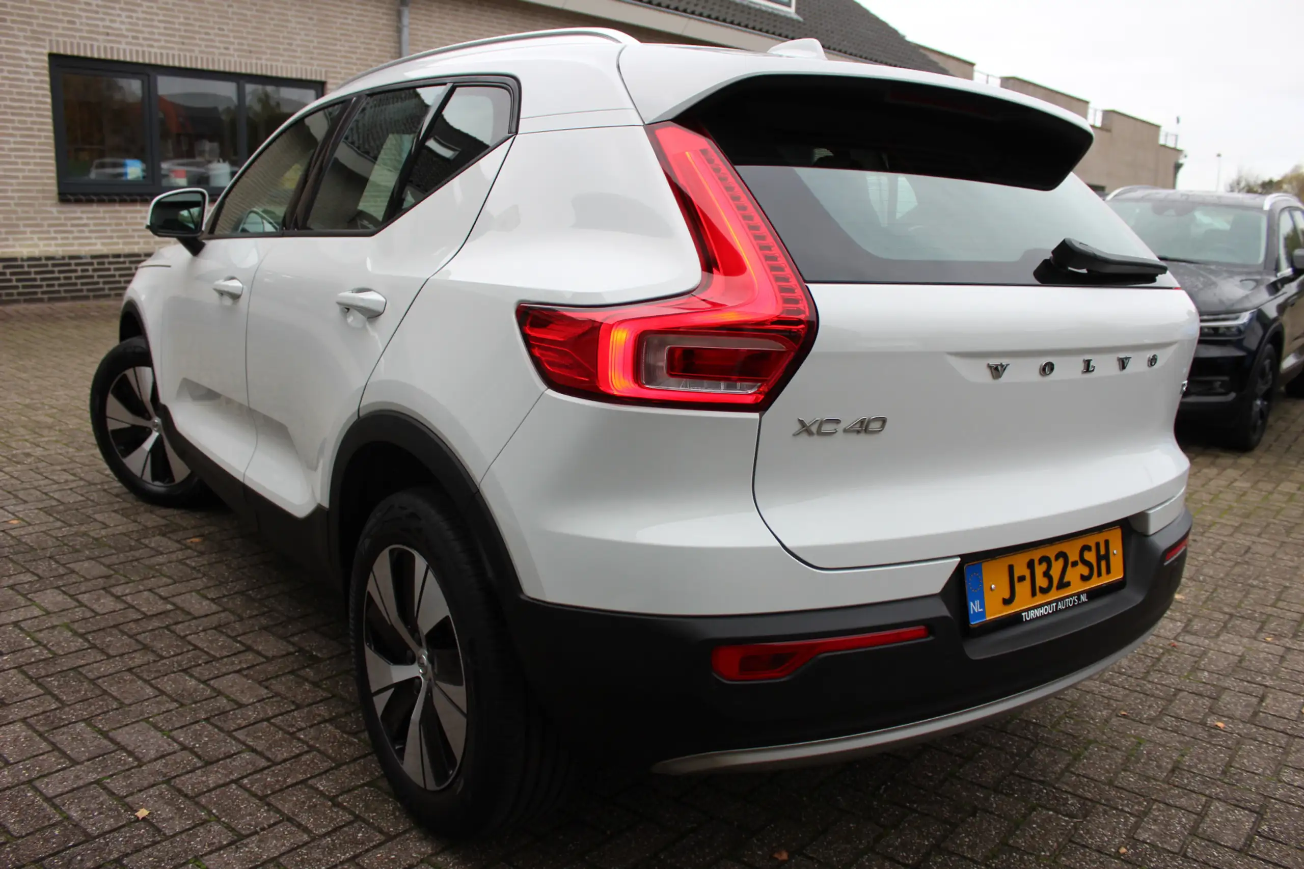 Volvo - XC40