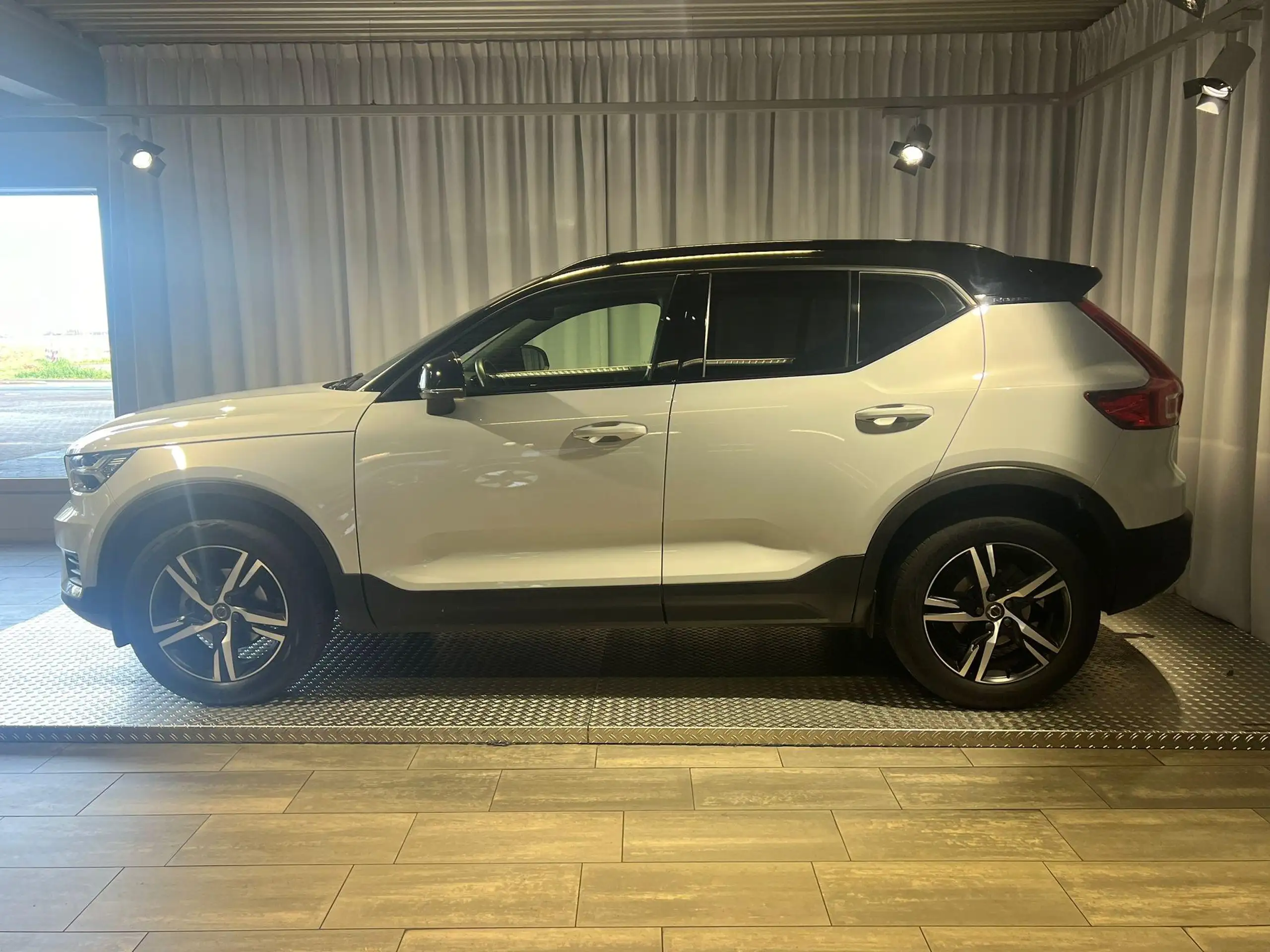 Volvo - XC40