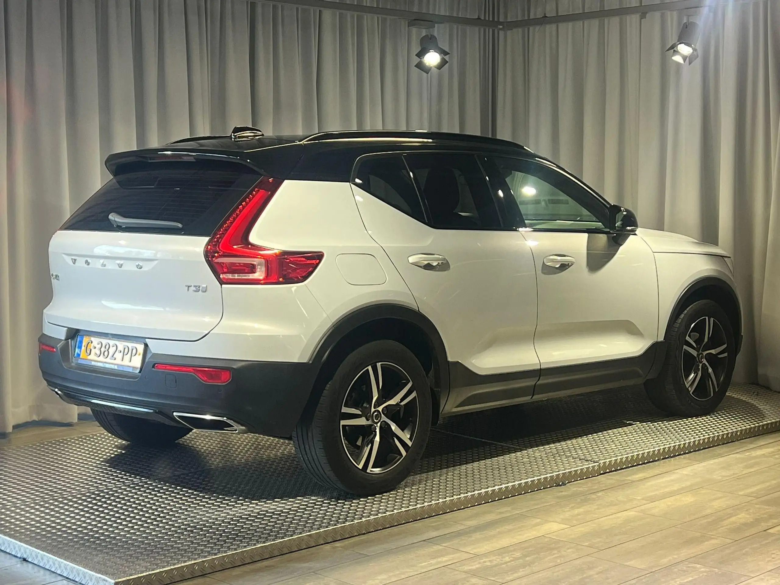 Volvo - XC40