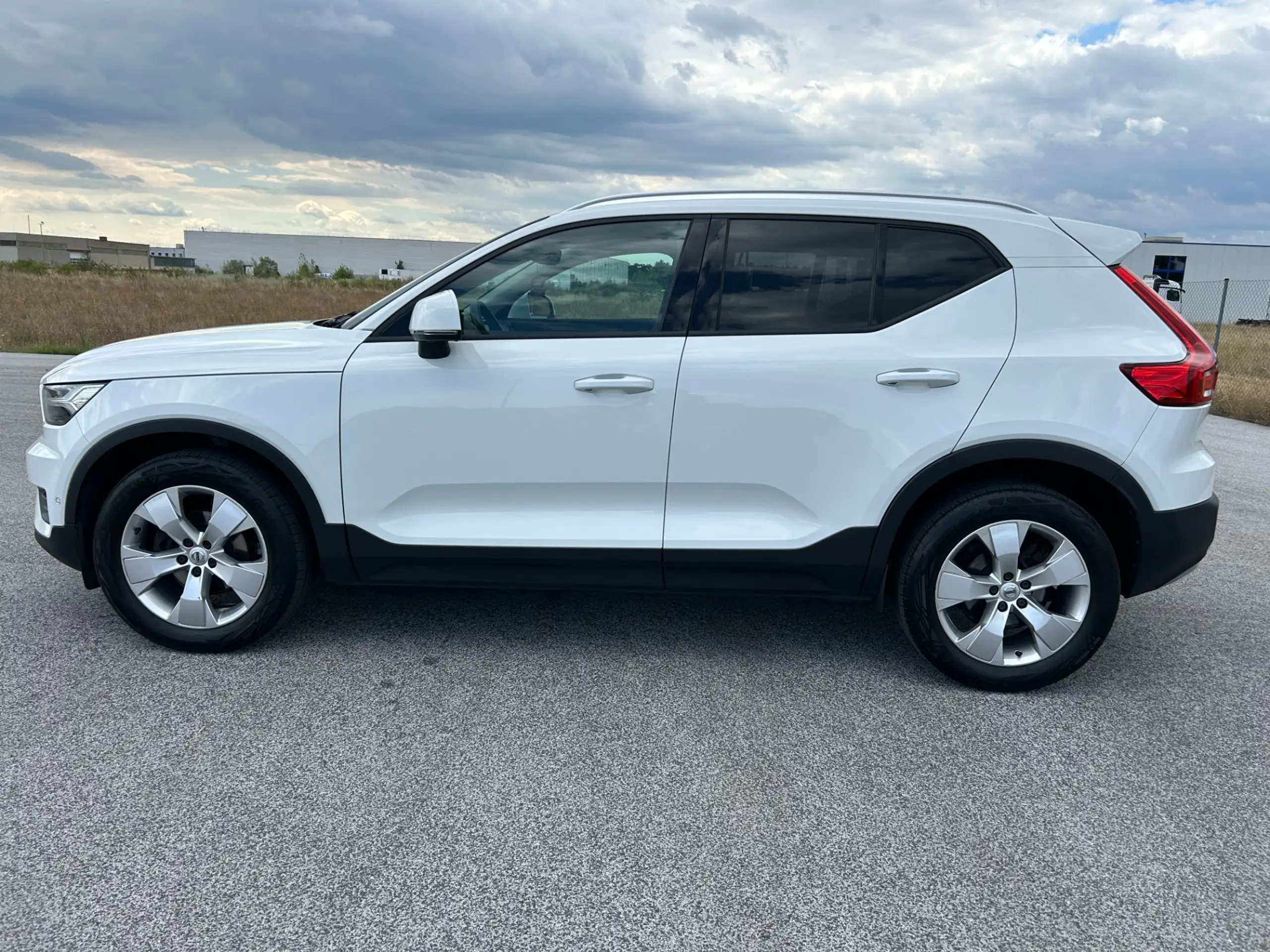 Volvo - XC40