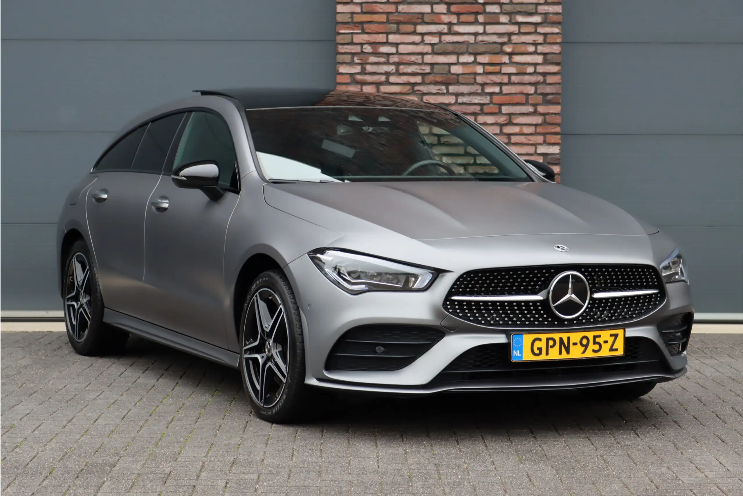 Mercedes-Benz - CLA 250