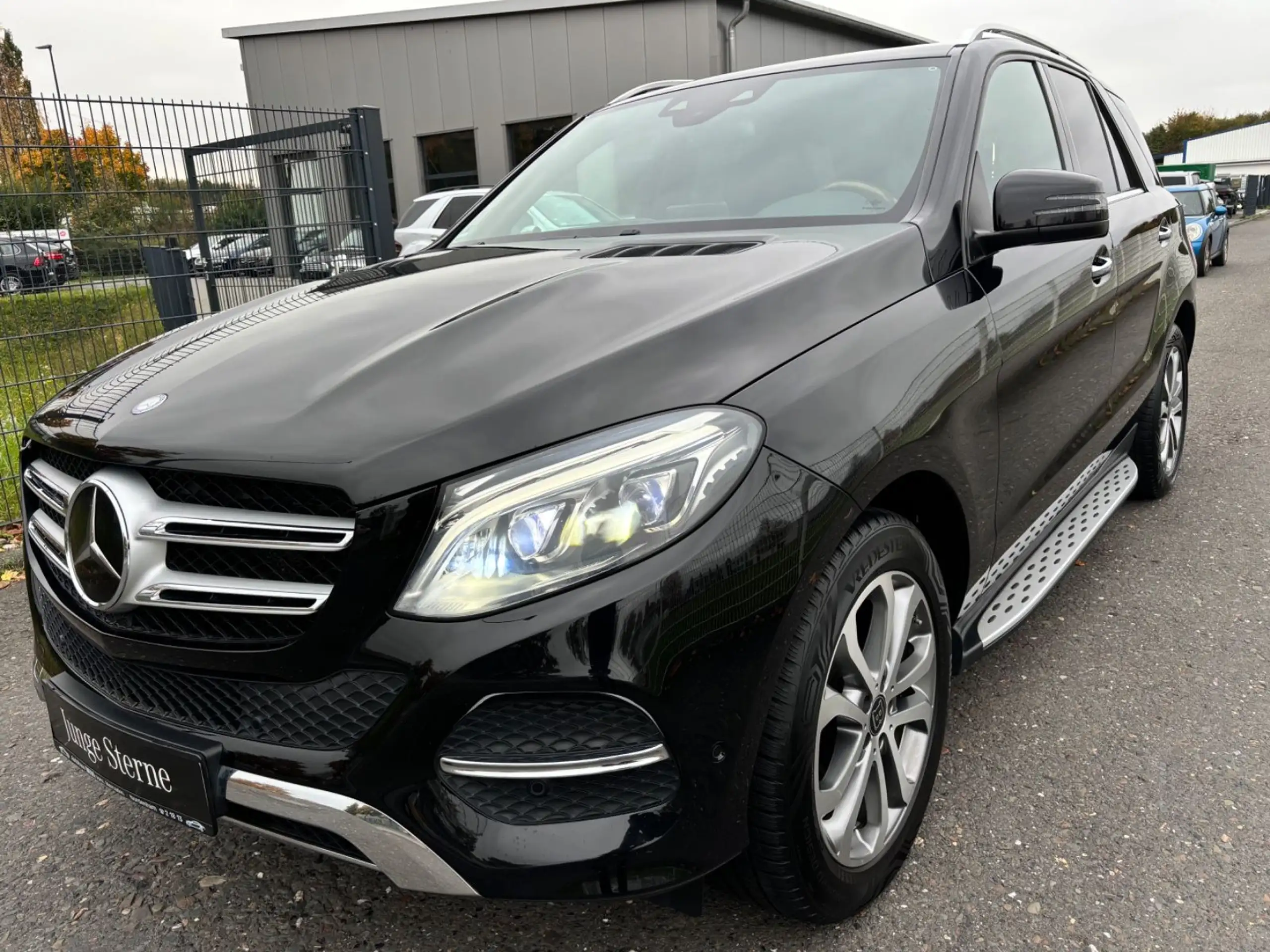 Mercedes-Benz - GLE 500