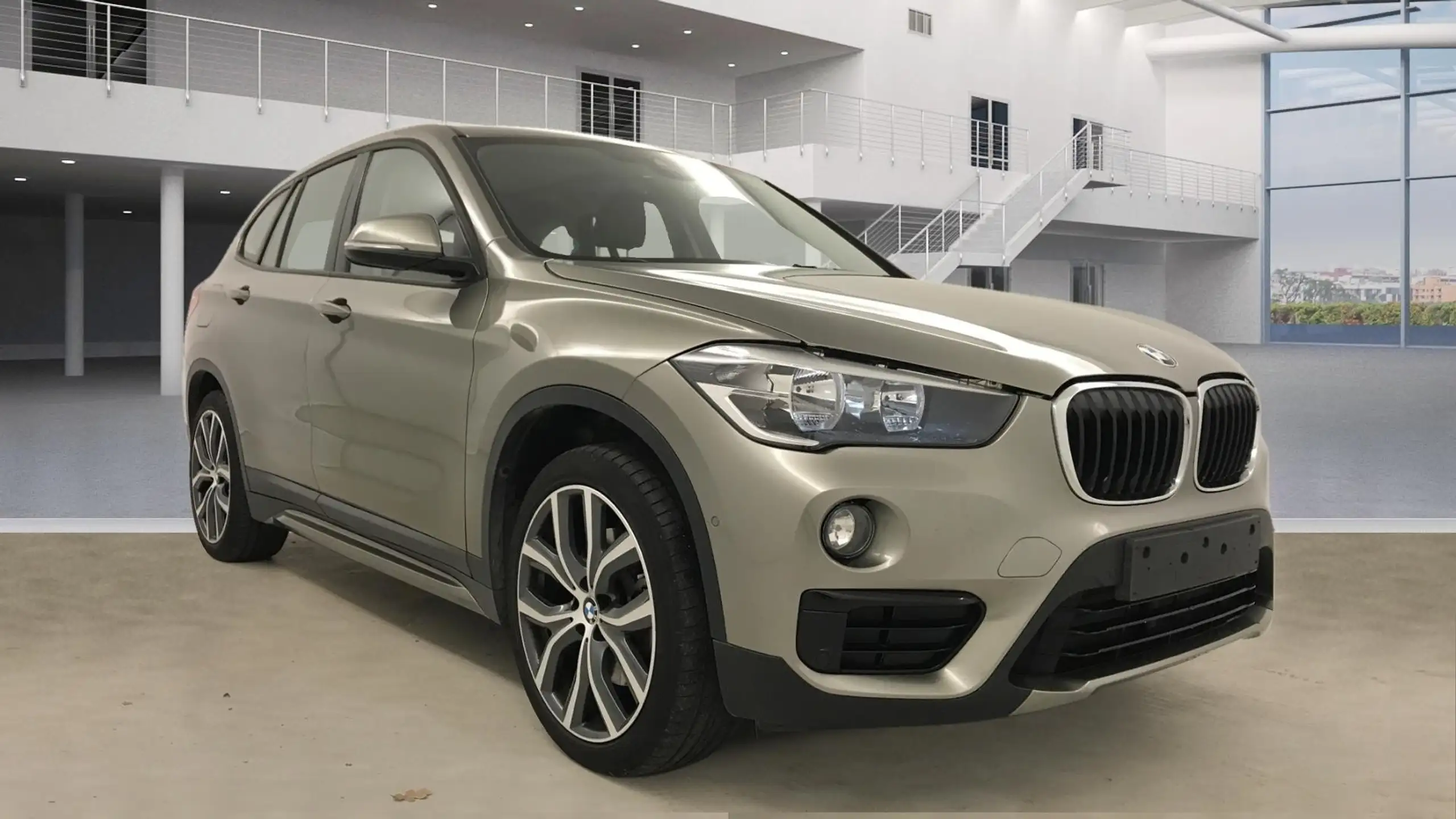 BMW - X1