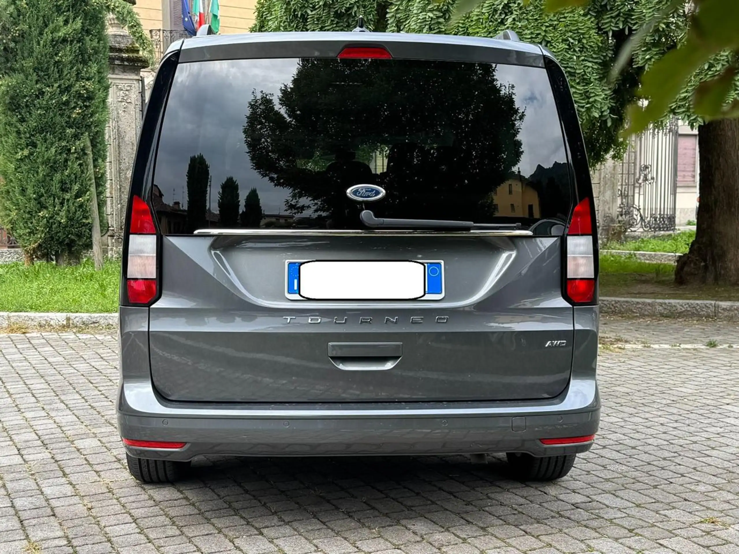 Ford - Grand Tourneo