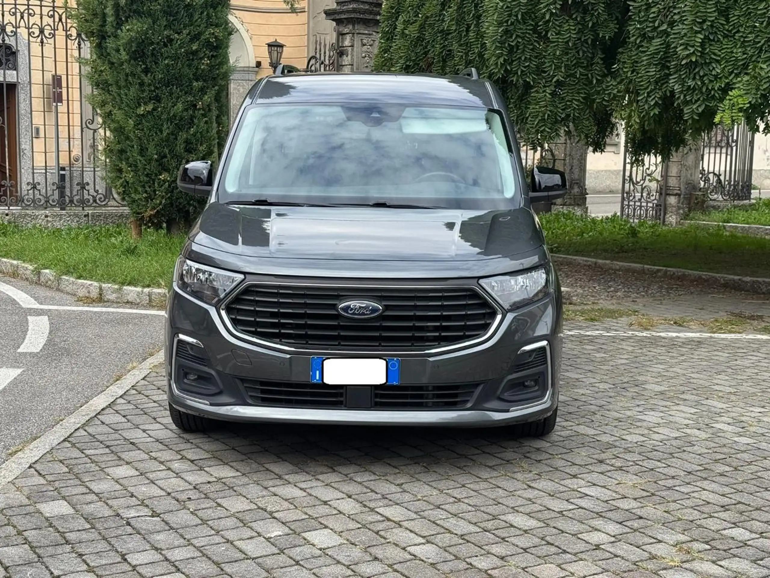 Ford - Grand Tourneo