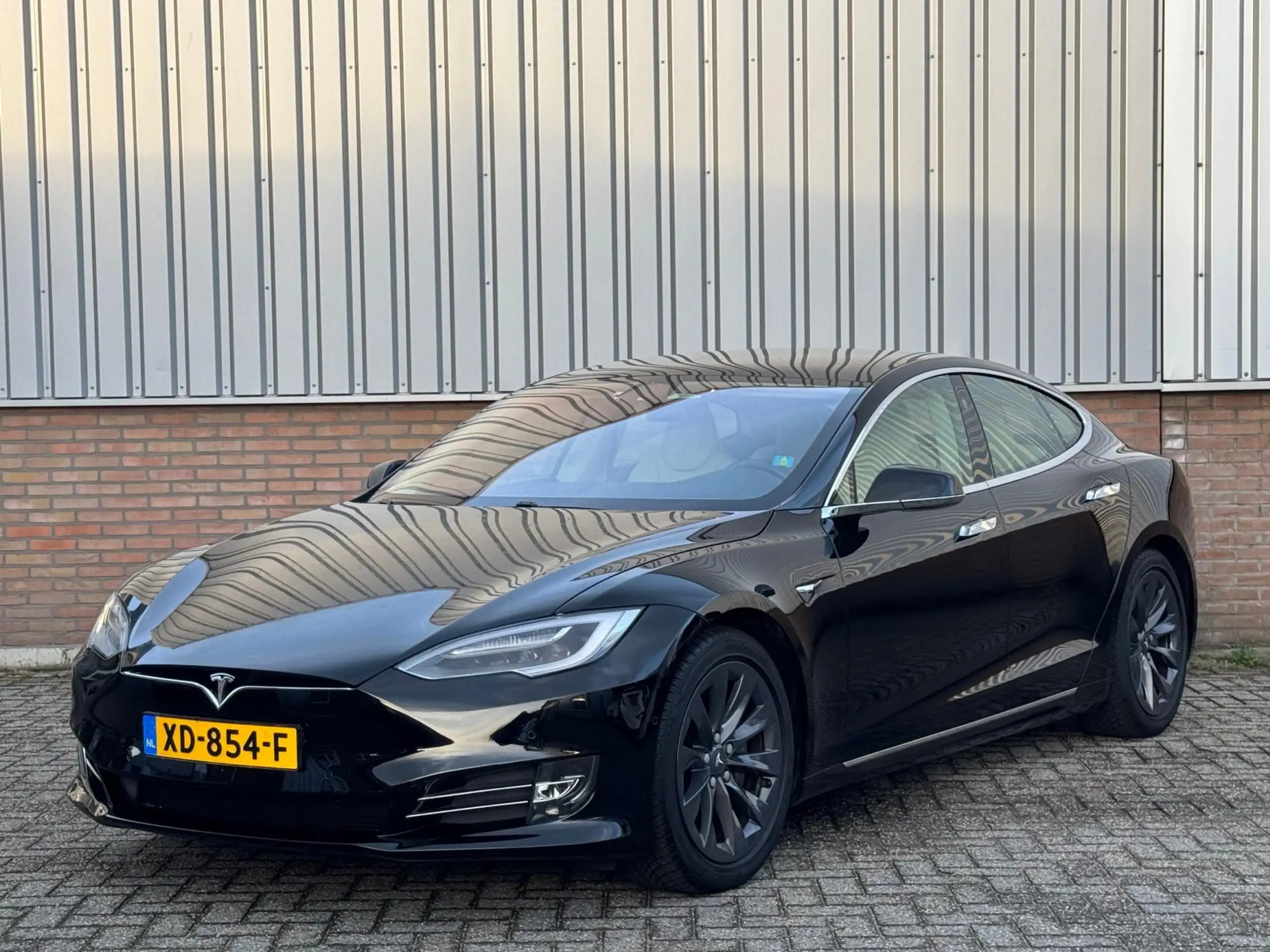 Tesla Model S 2018