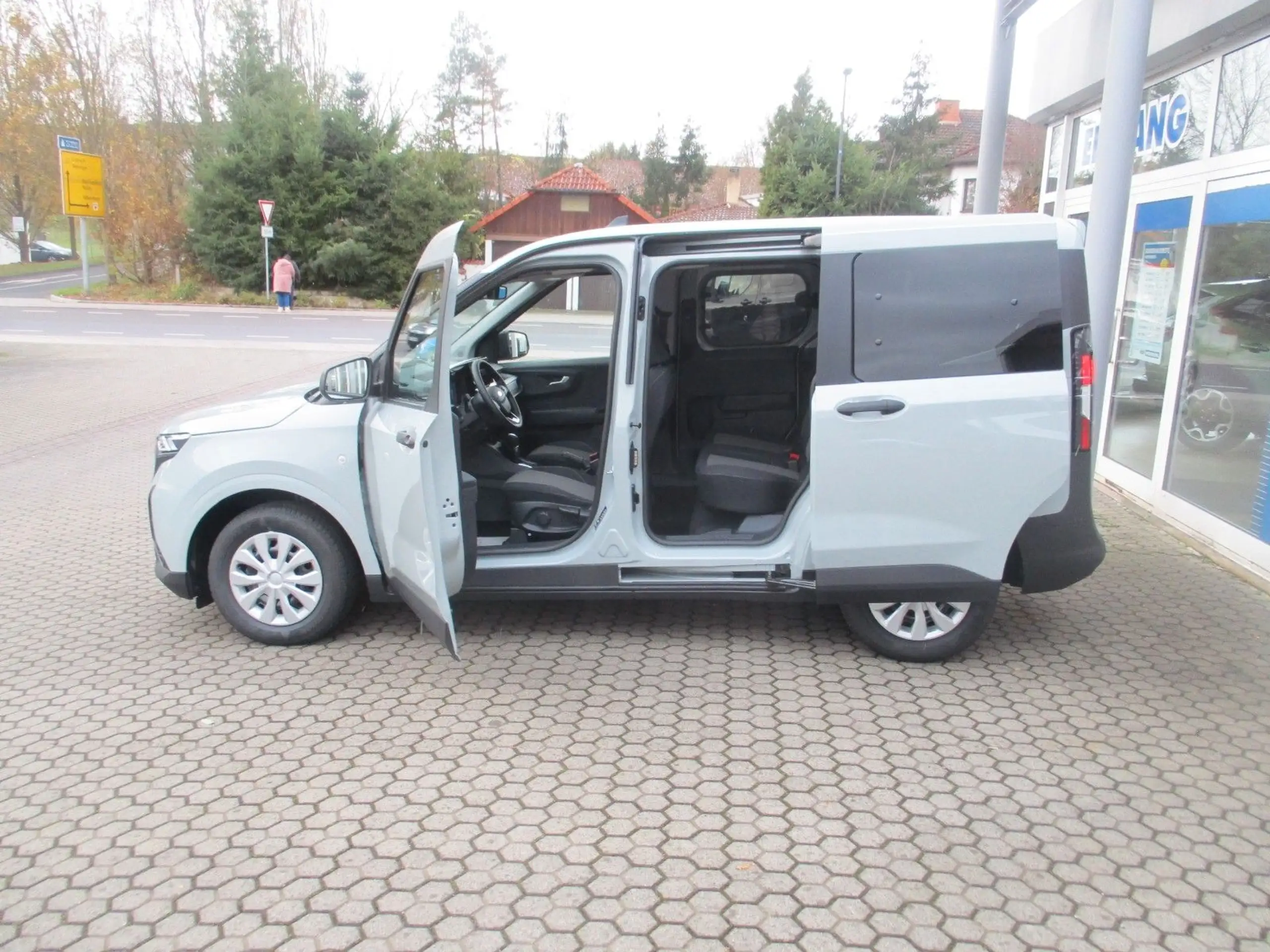 Ford - Tourneo Courier