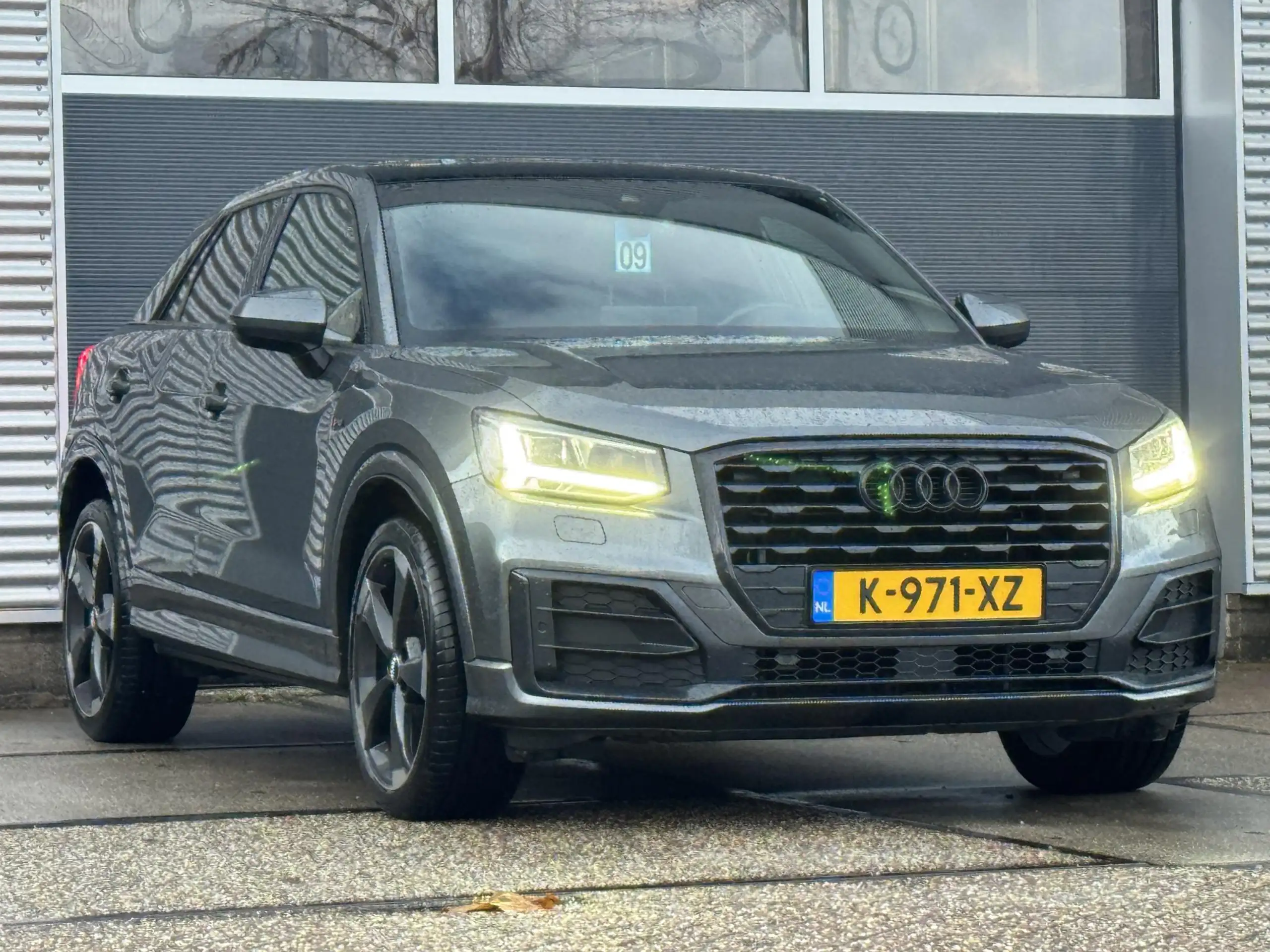 Audi - Q2