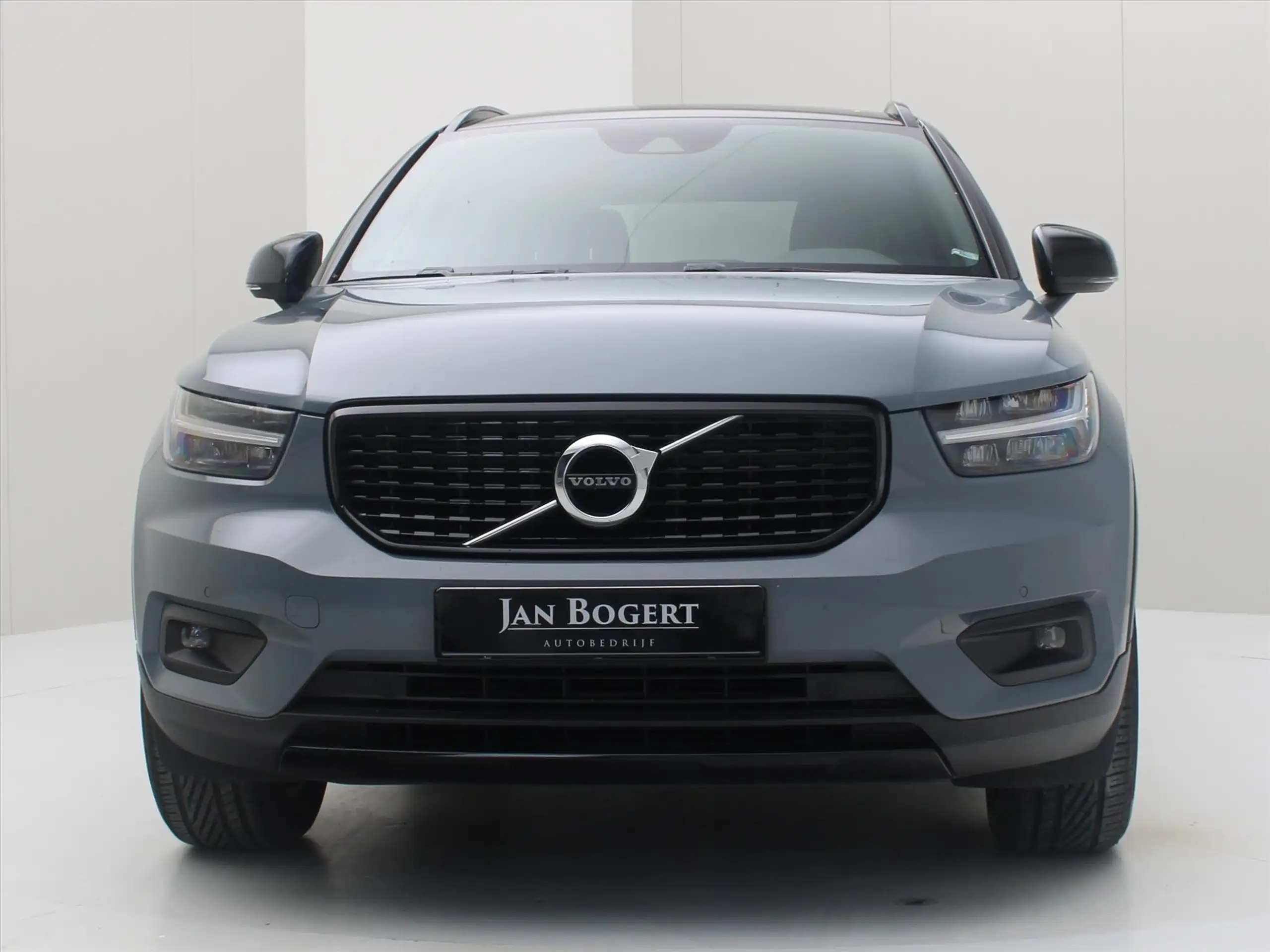 Volvo - XC40