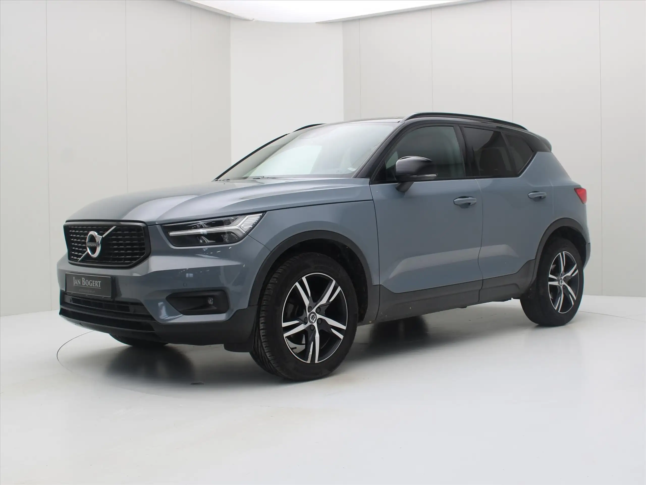 Volvo - XC40