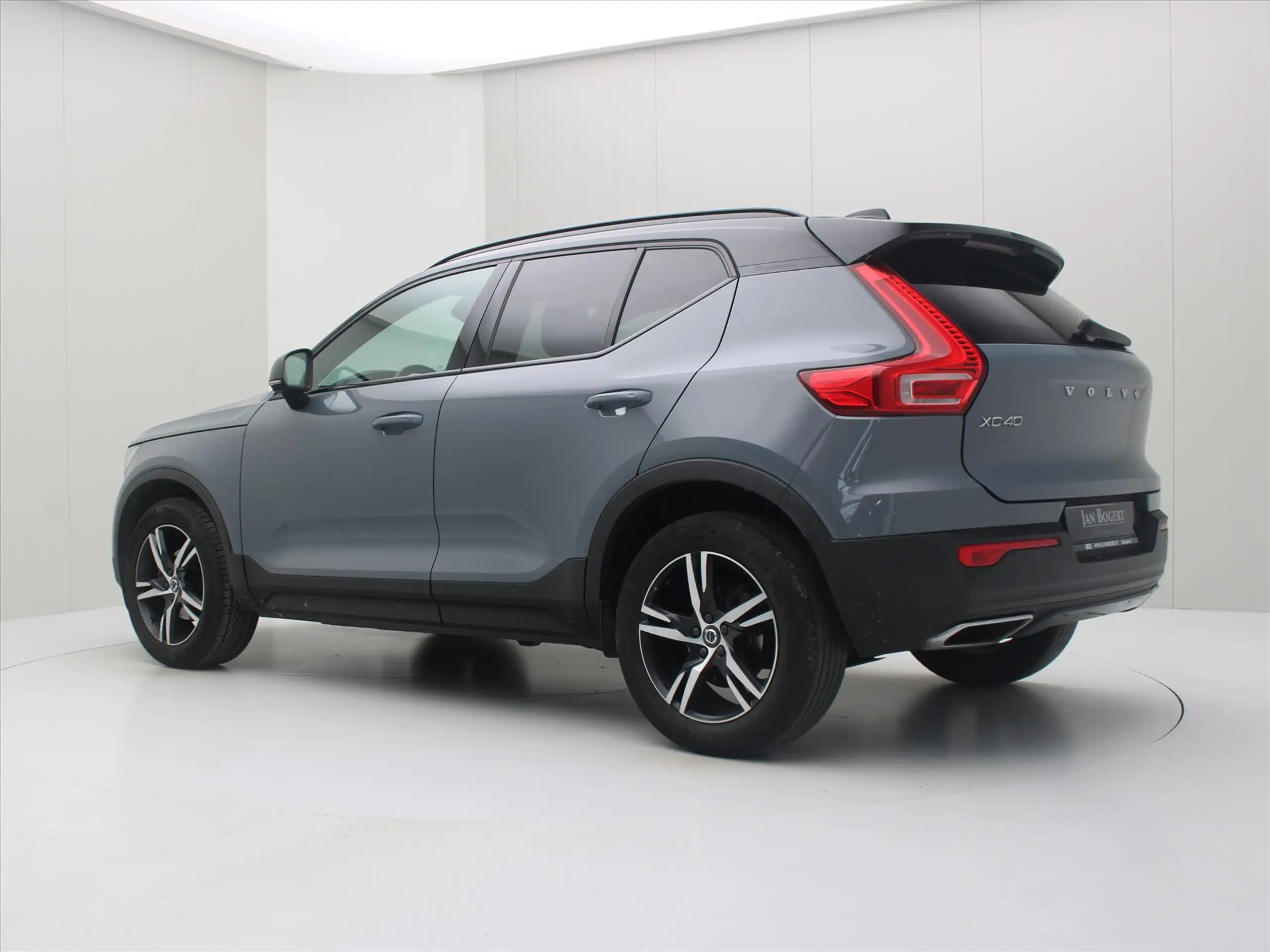 Volvo - XC40