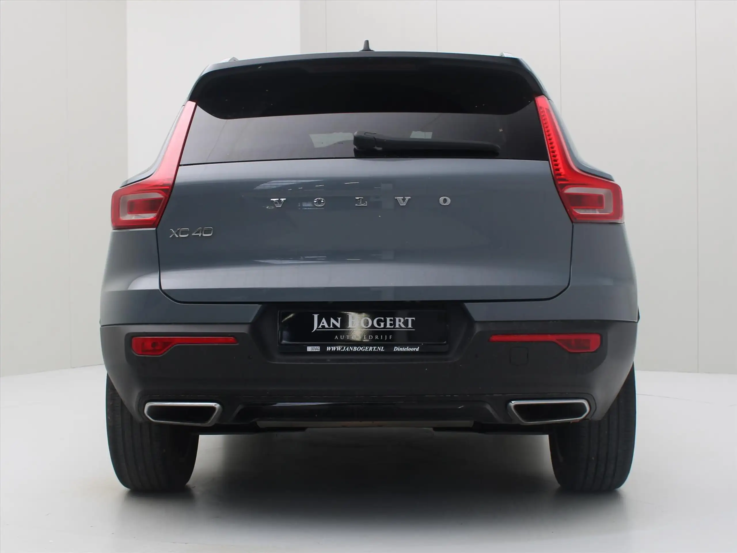 Volvo - XC40