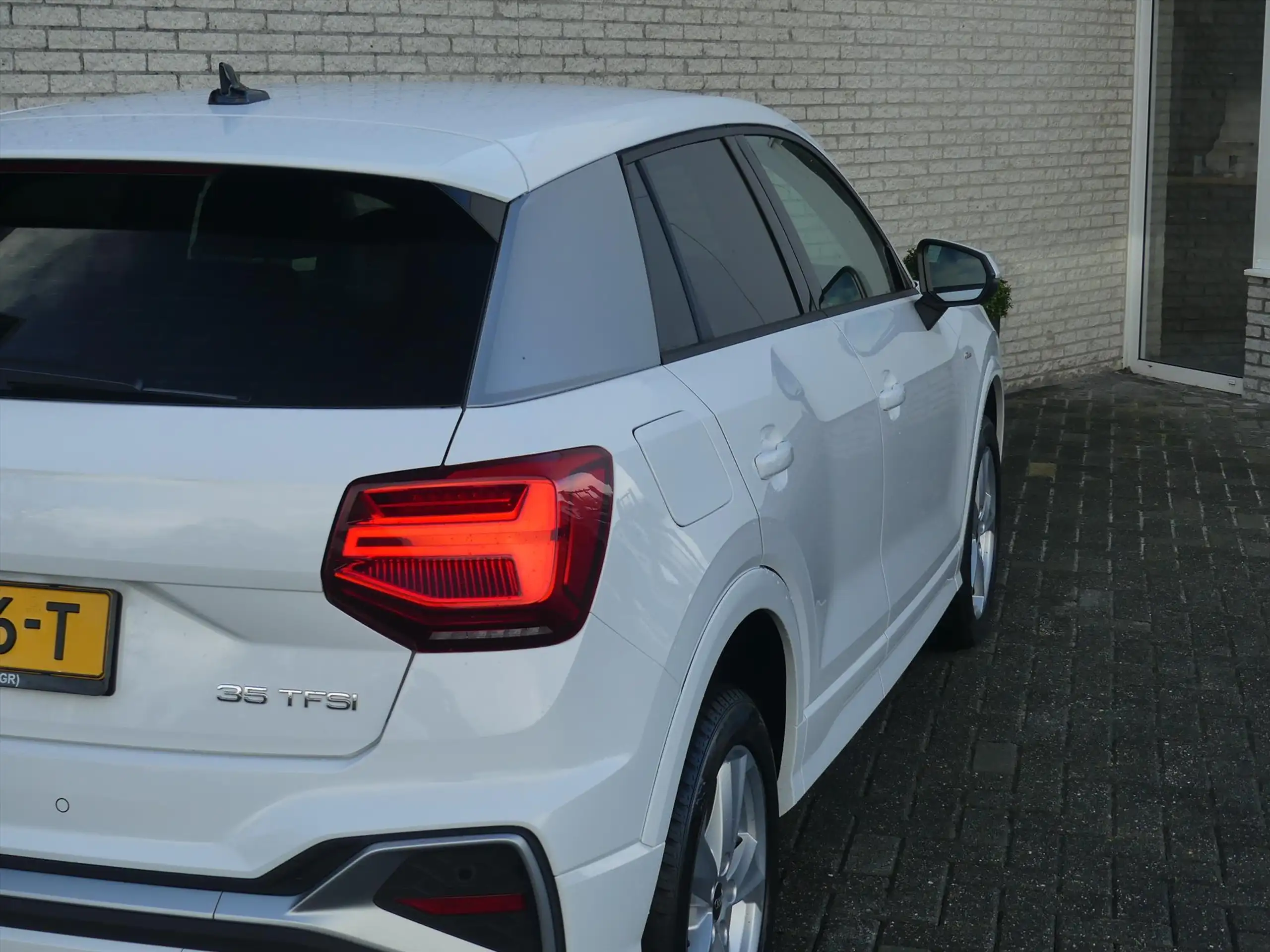 Audi - Q2