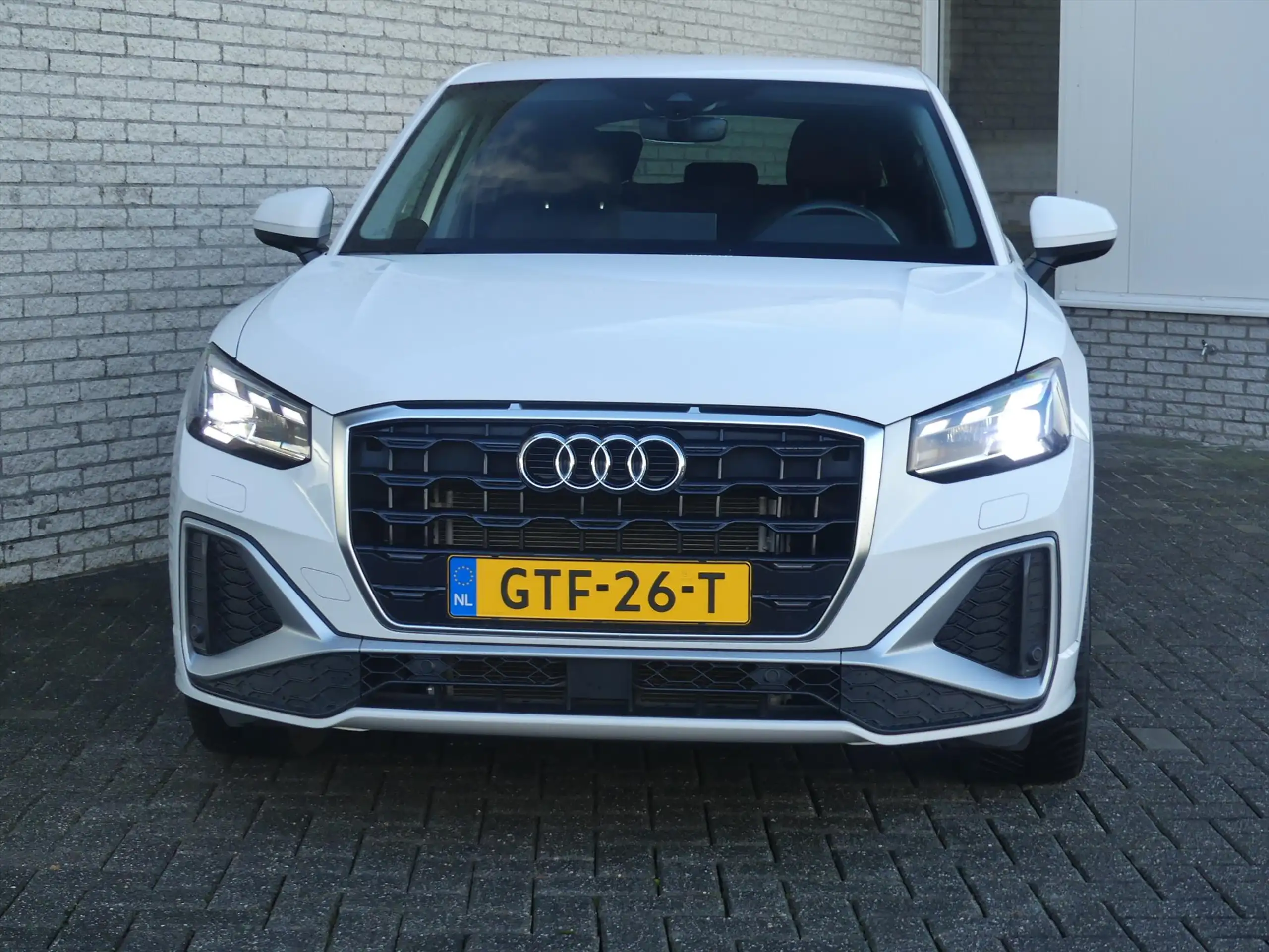 Audi - Q2