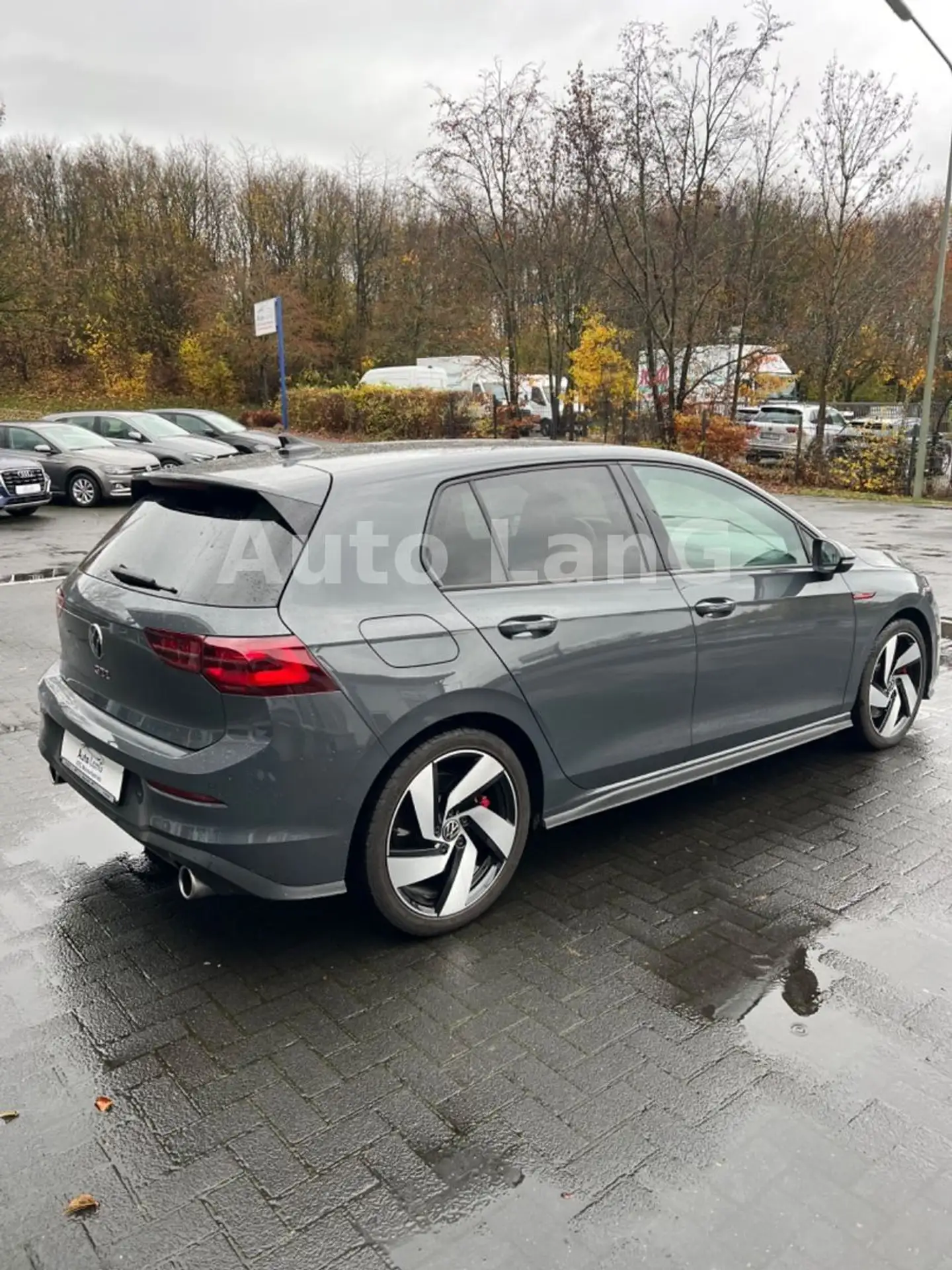 Volkswagen - Golf