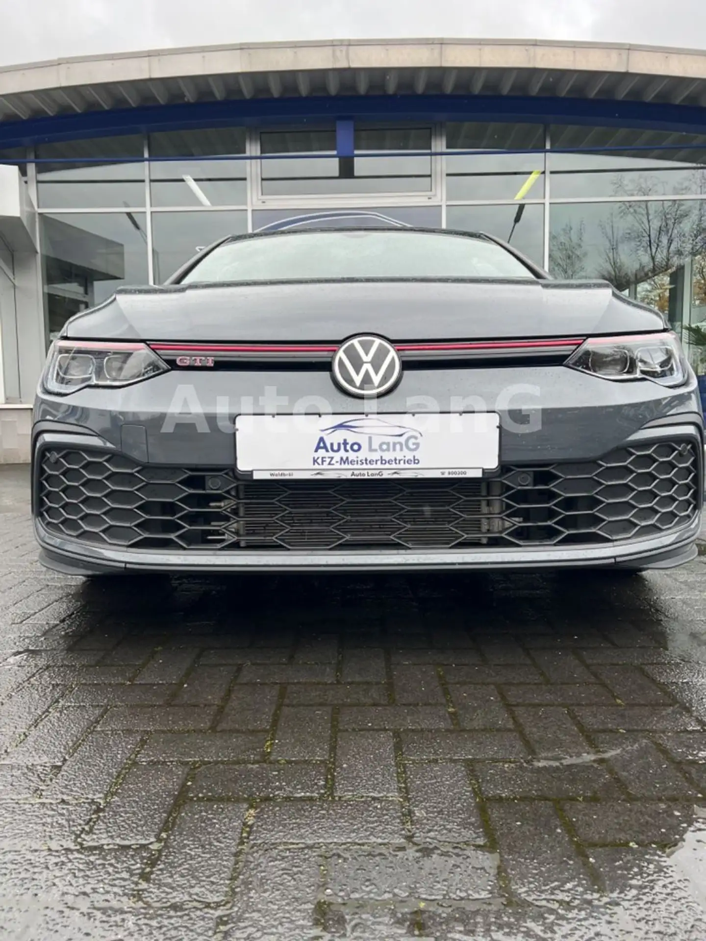 Volkswagen - Golf