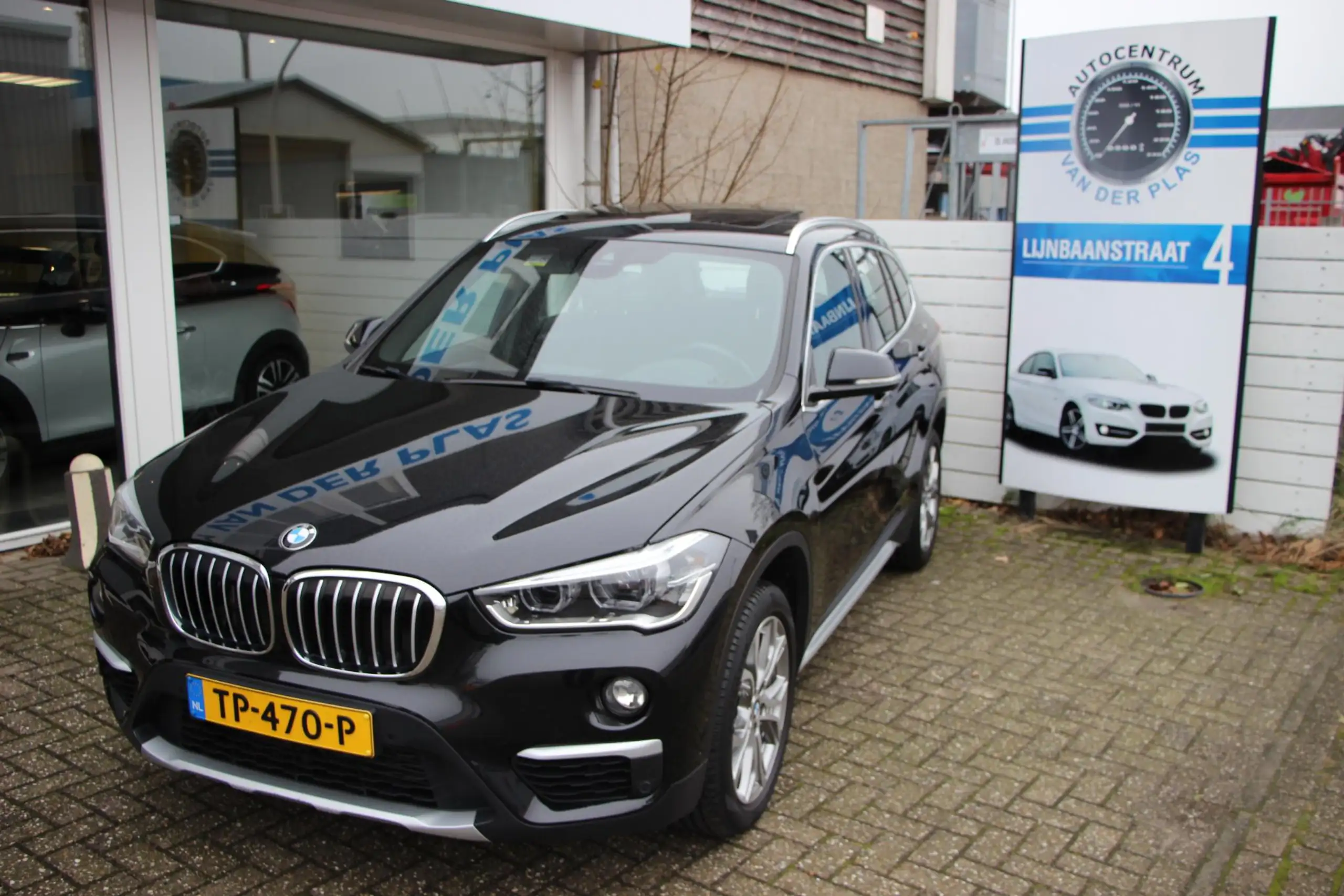 BMW - X1