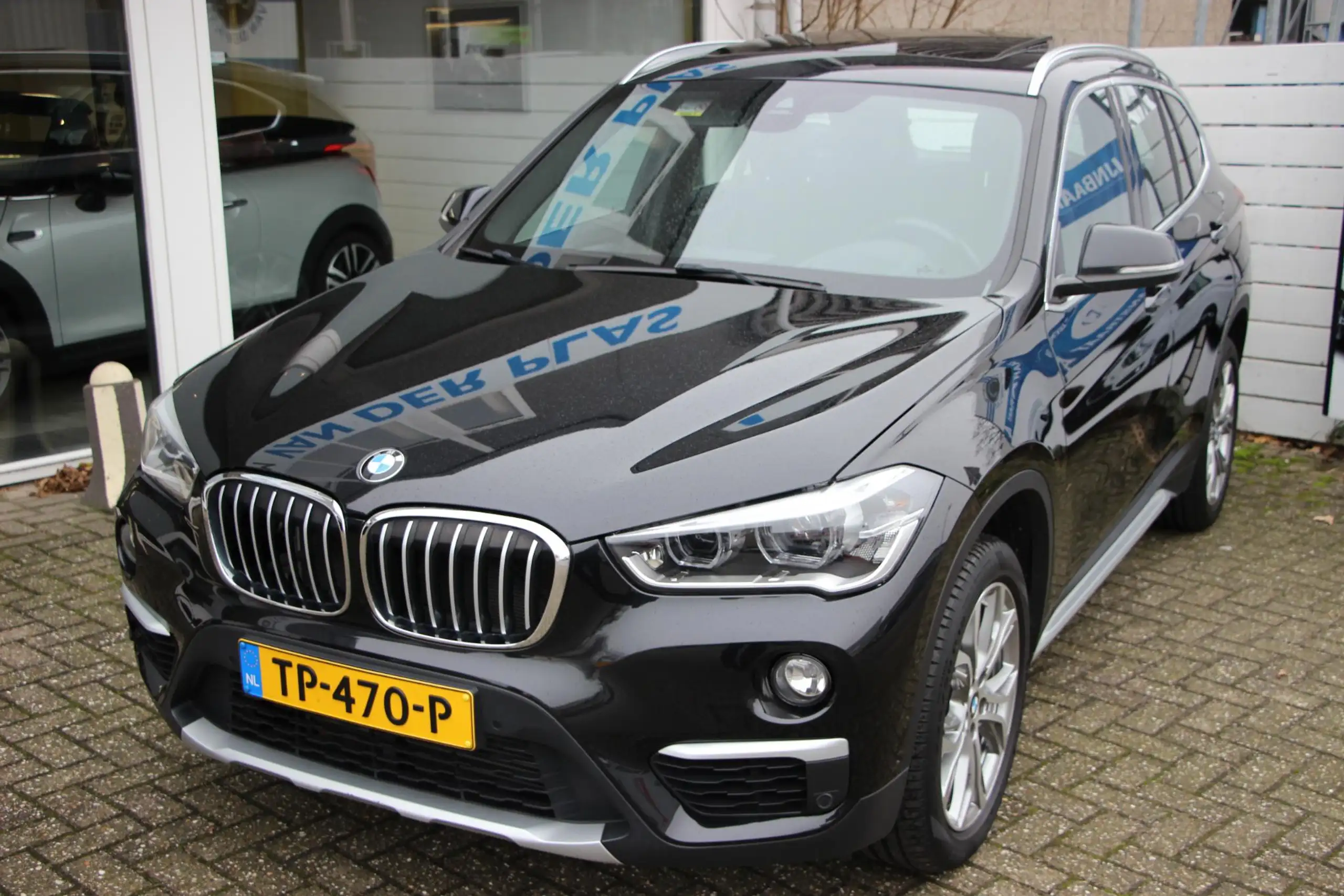 BMW - X1