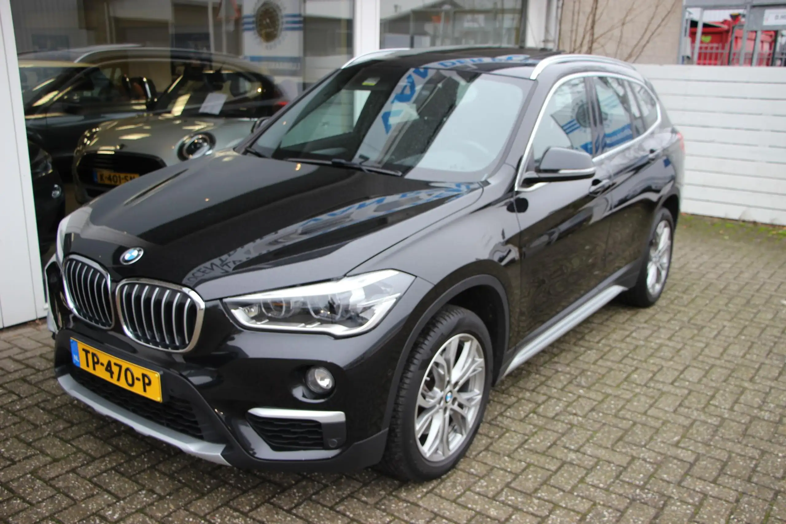 BMW - X1