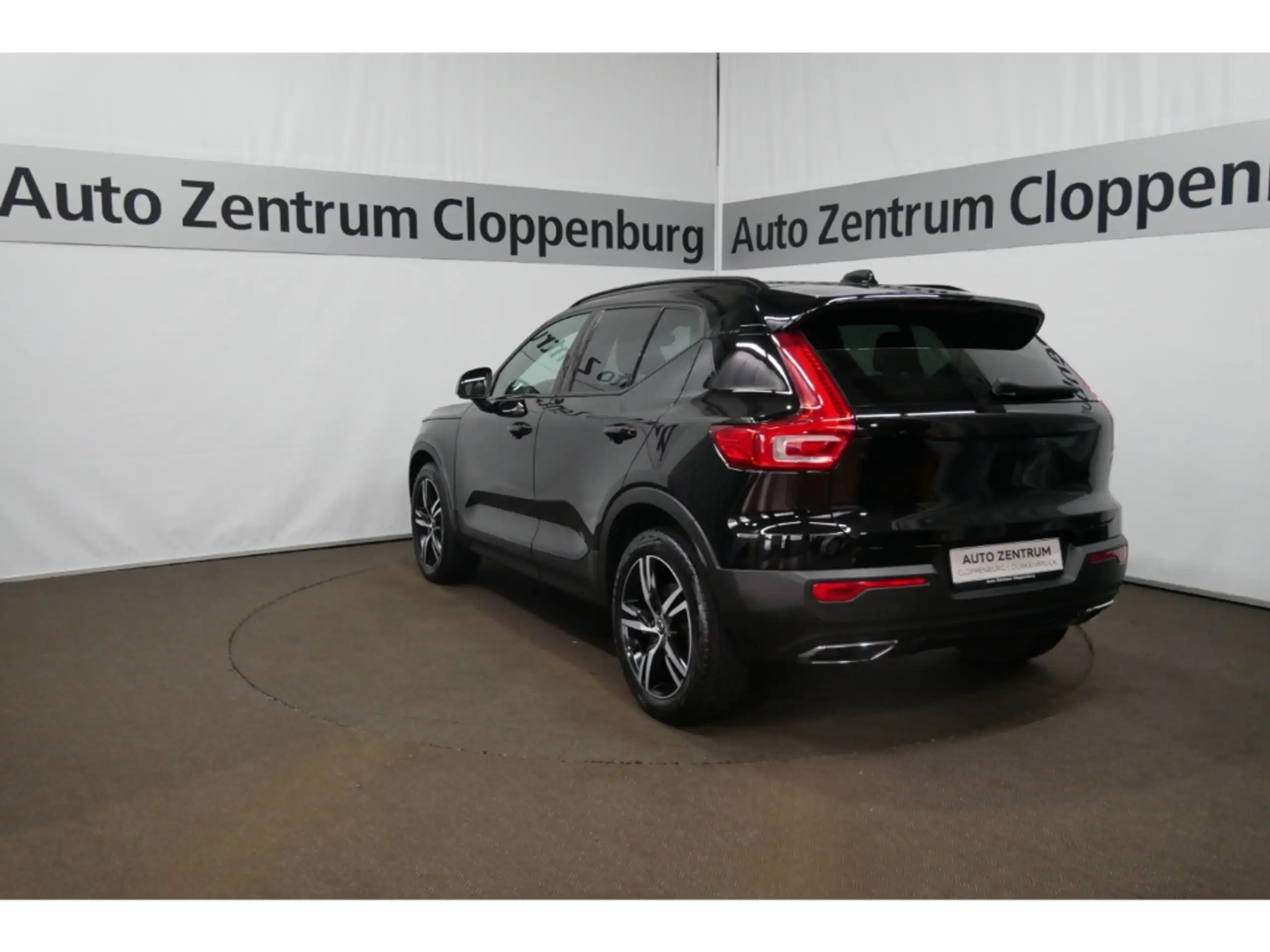 Volvo - XC40