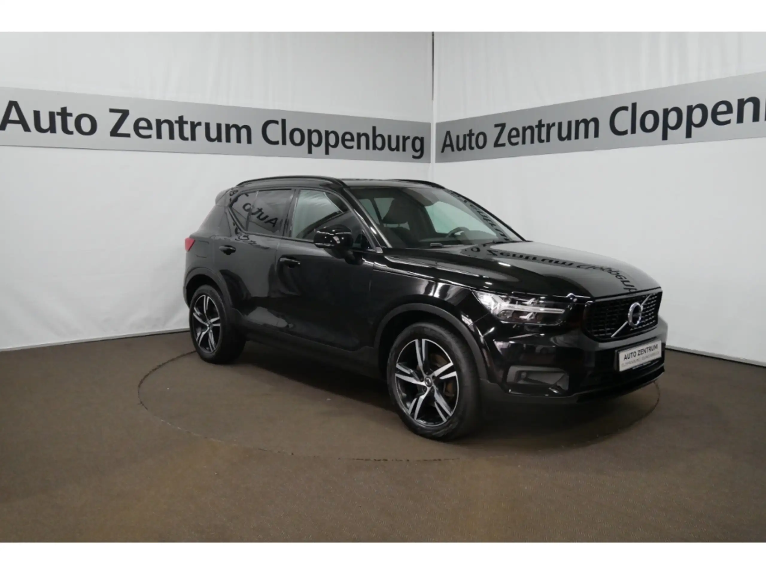 Volvo - XC40