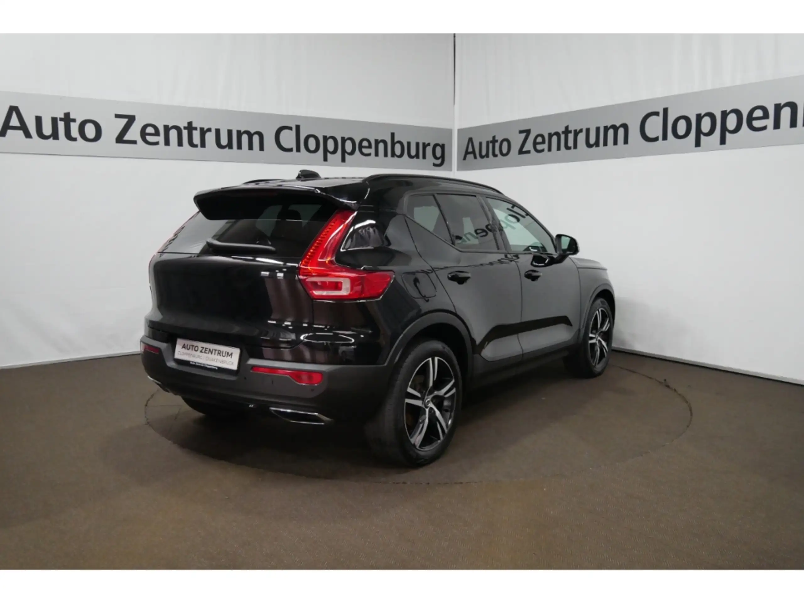 Volvo - XC40