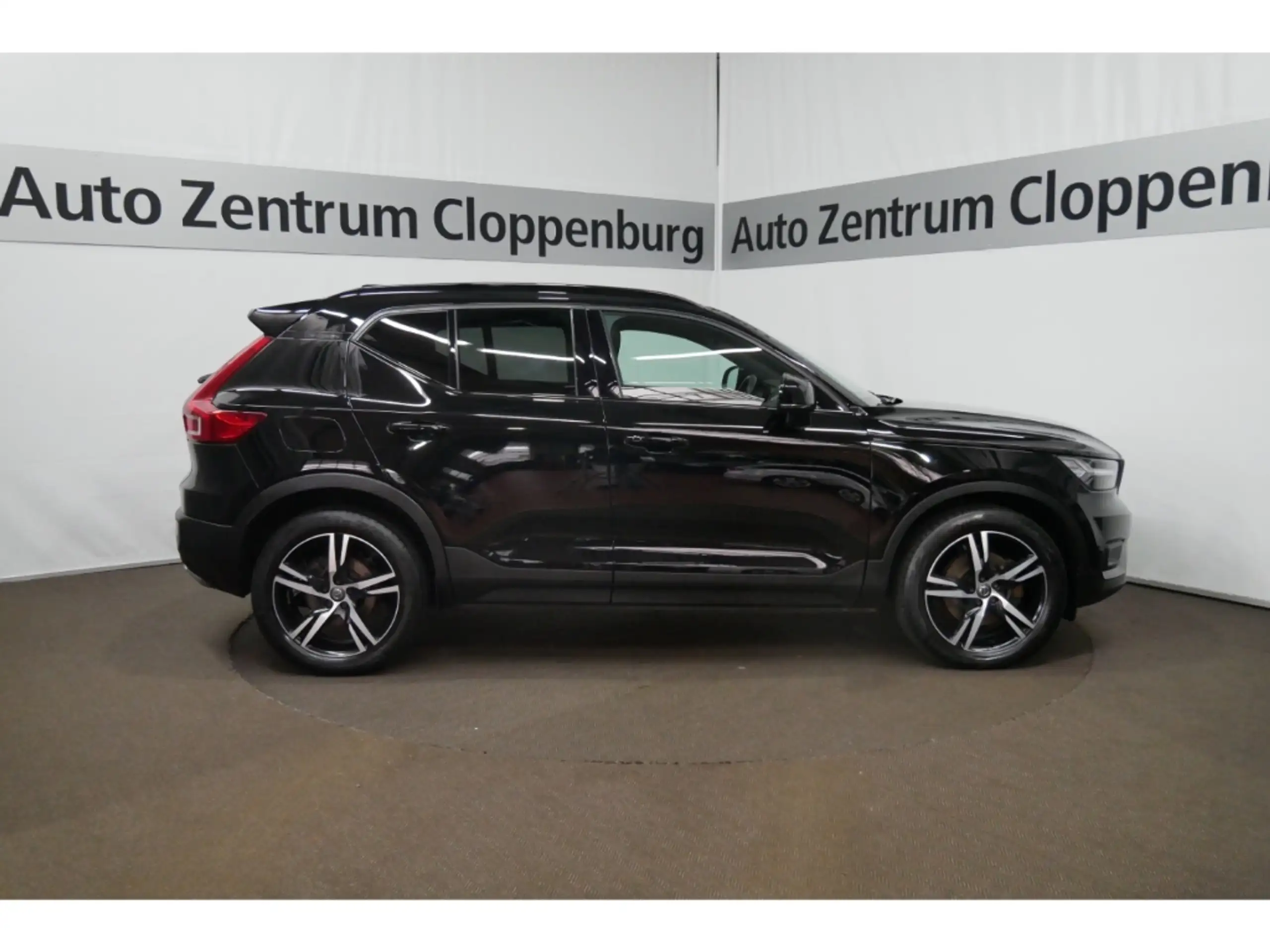 Volvo - XC40