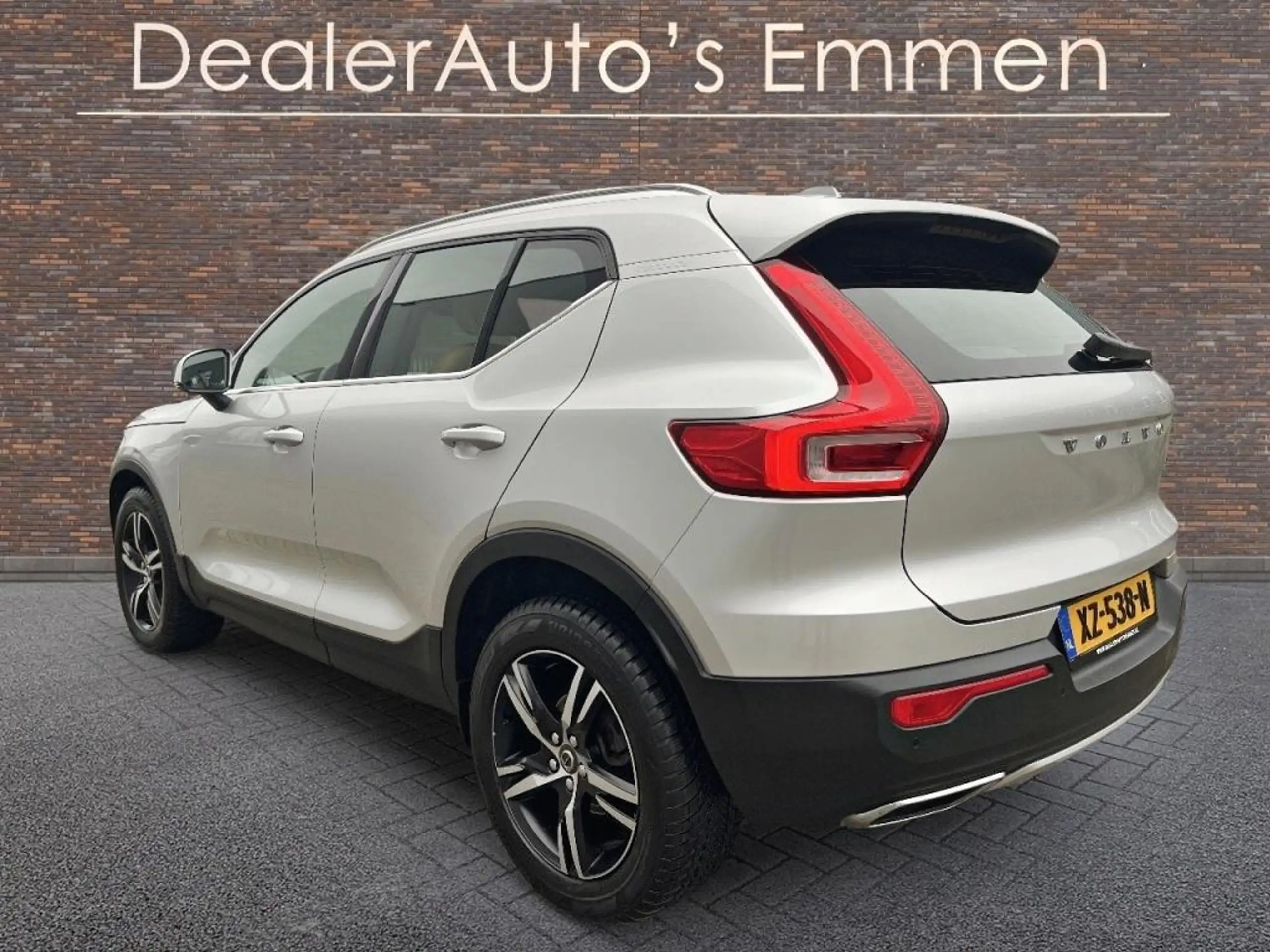 Volvo - XC40