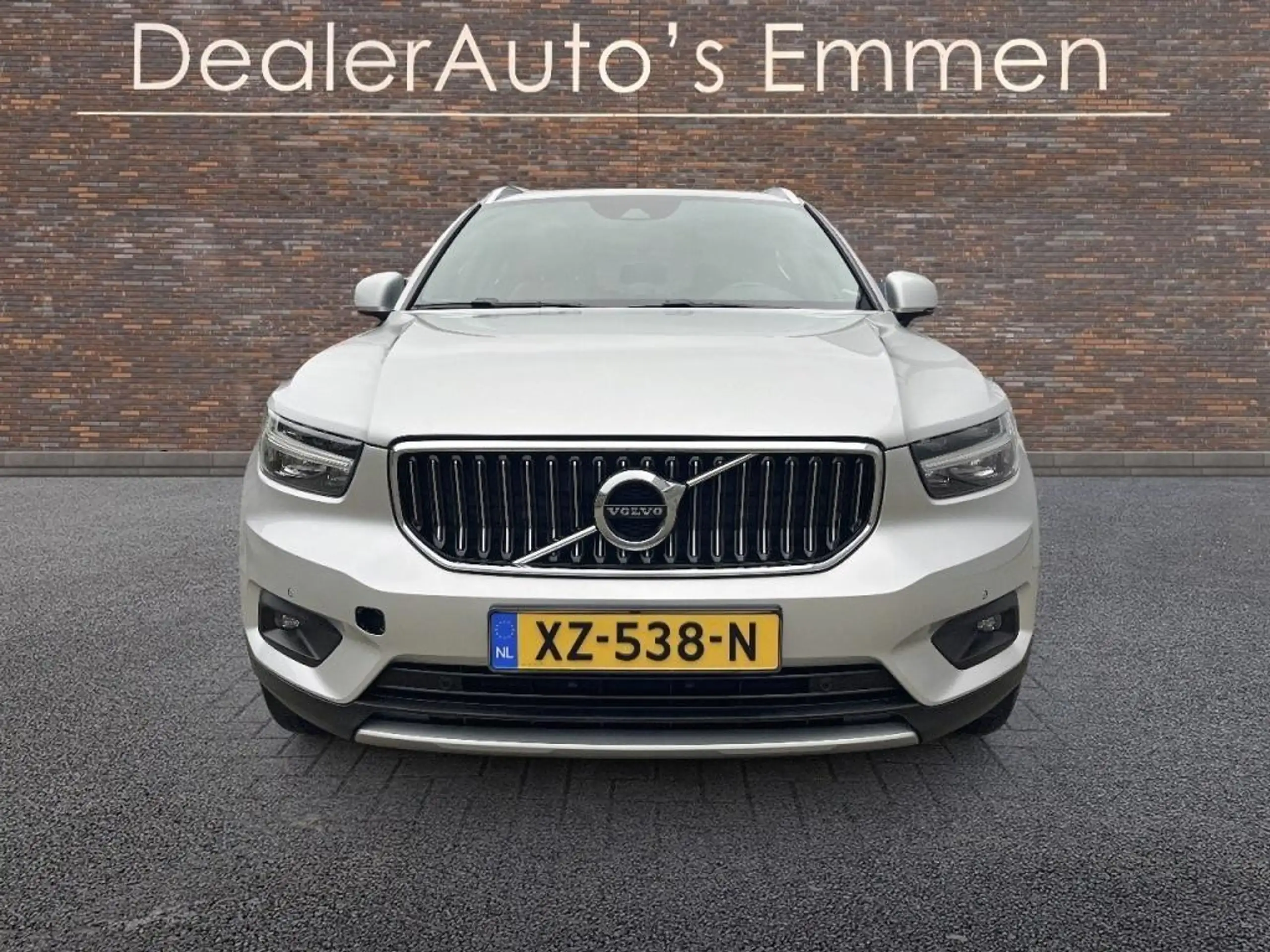 Volvo - XC40