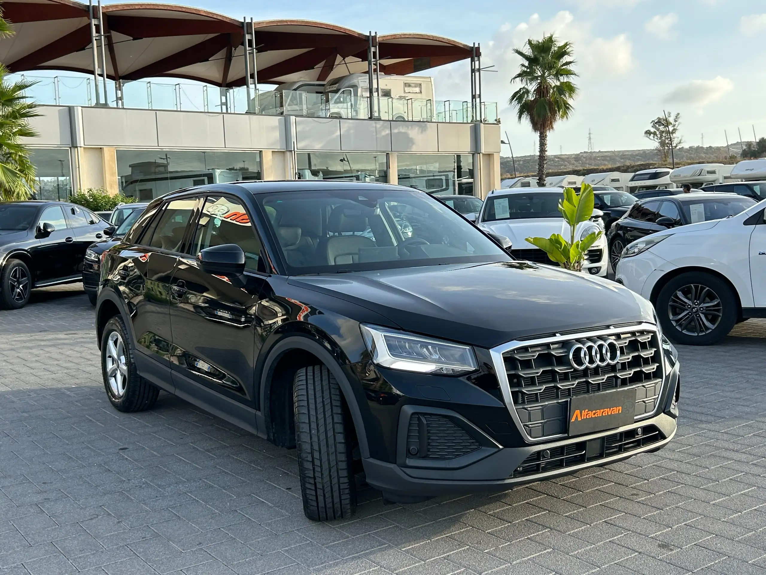 Audi - Q2