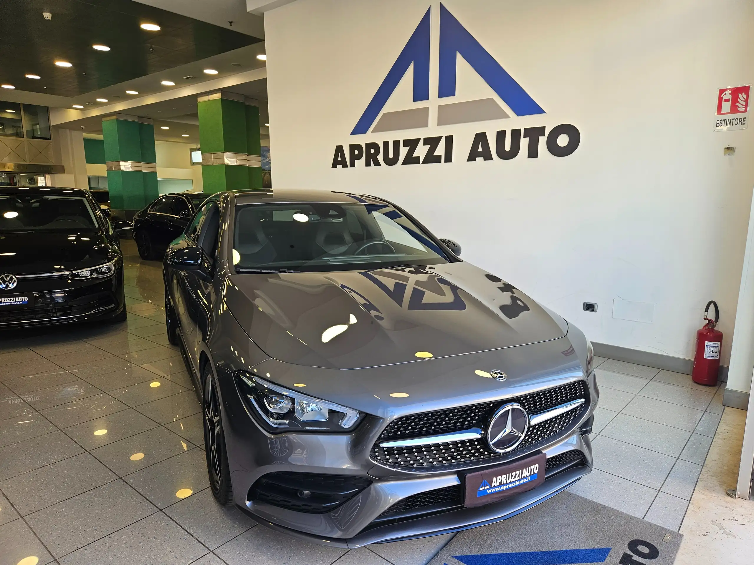 Mercedes-Benz - CLA 200