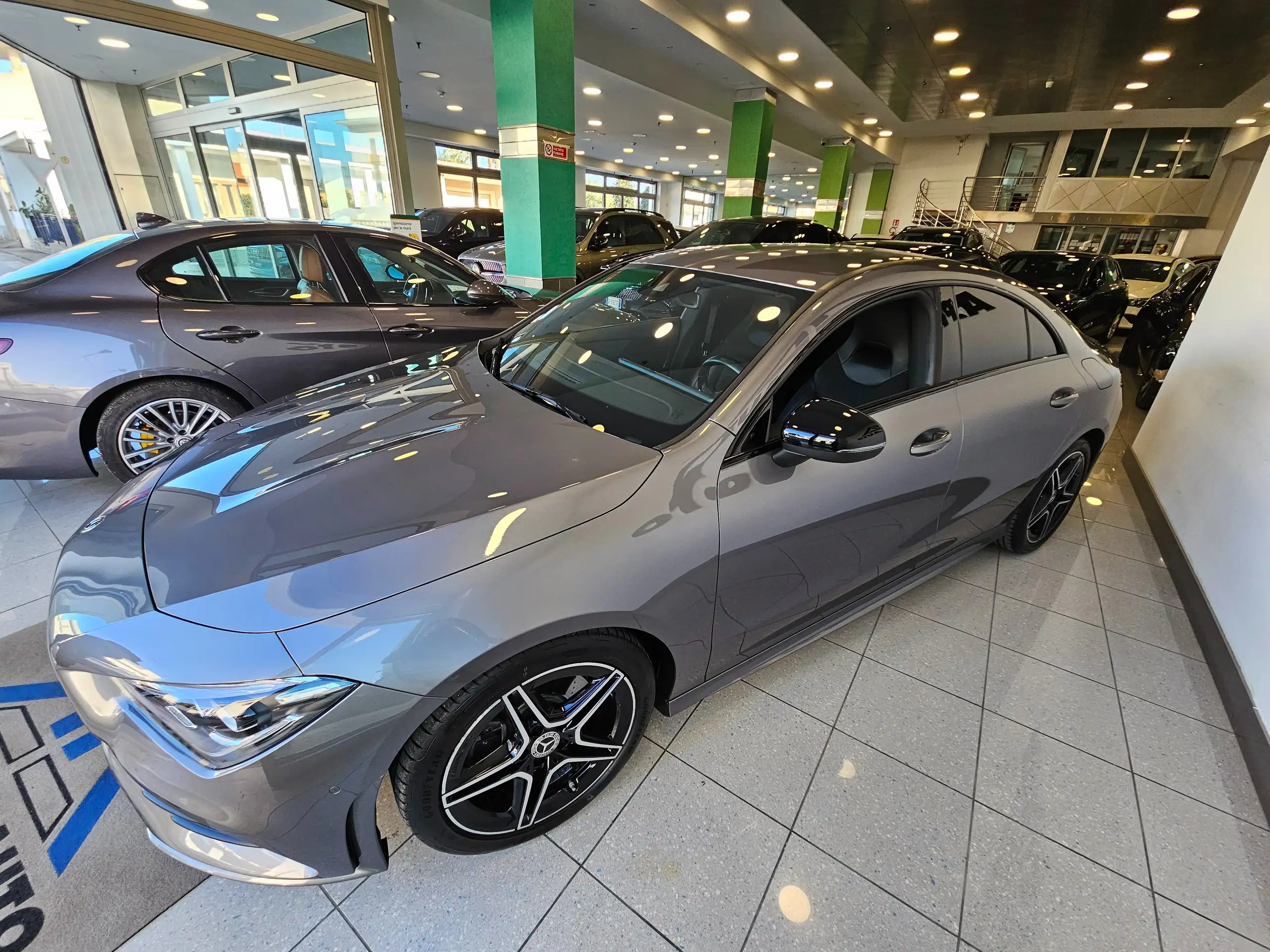 Mercedes-Benz - CLA 200