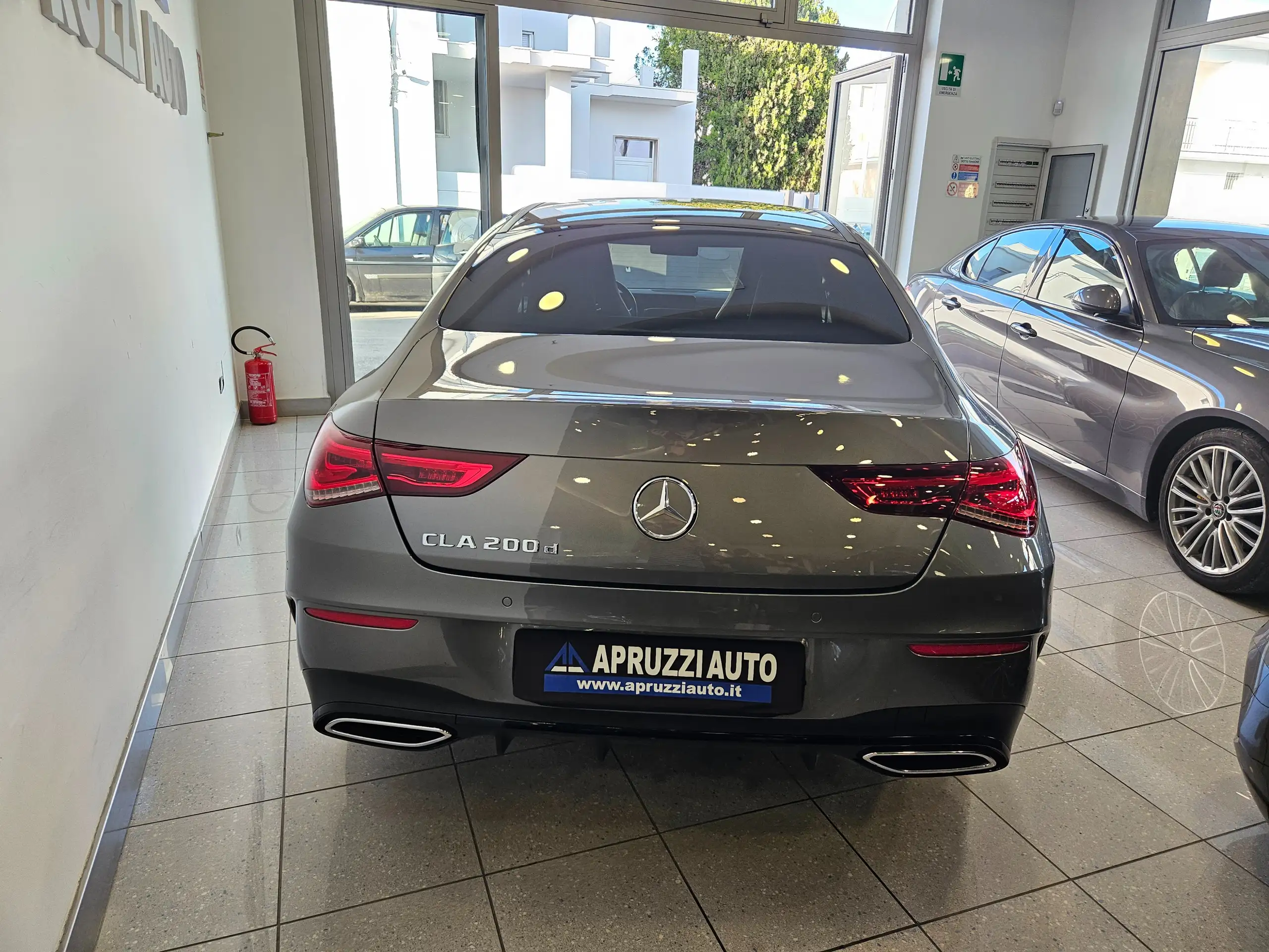 Mercedes-Benz - CLA 200