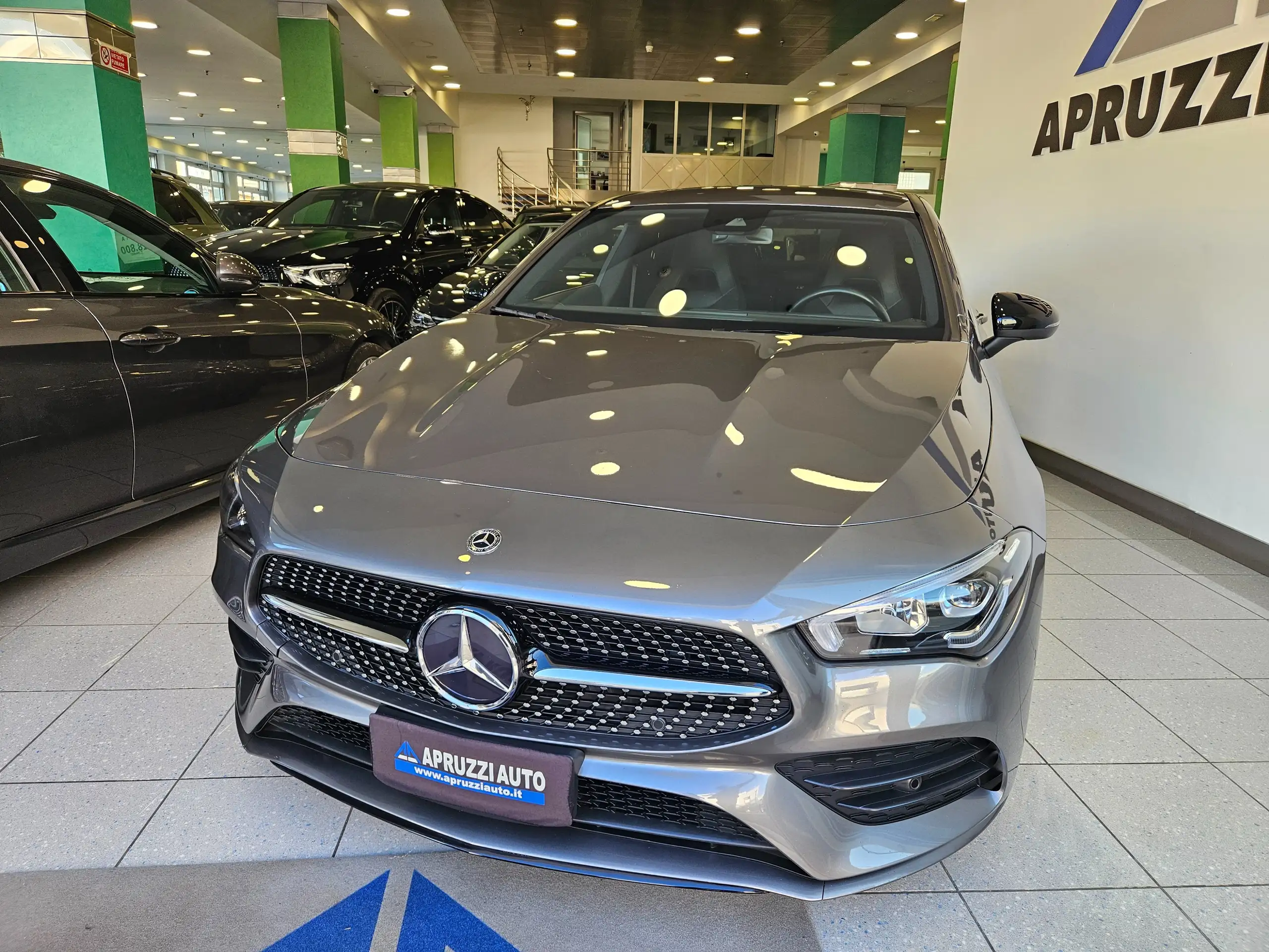 Mercedes-Benz - CLA 200