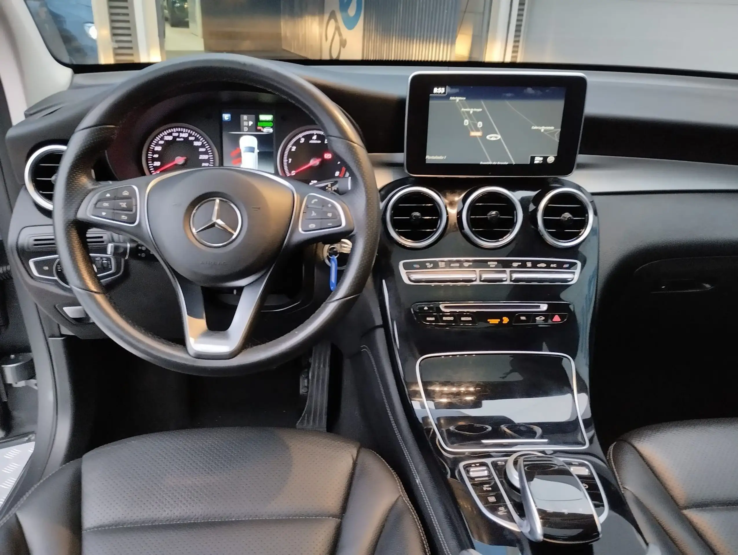 Mercedes-Benz - GLC 350